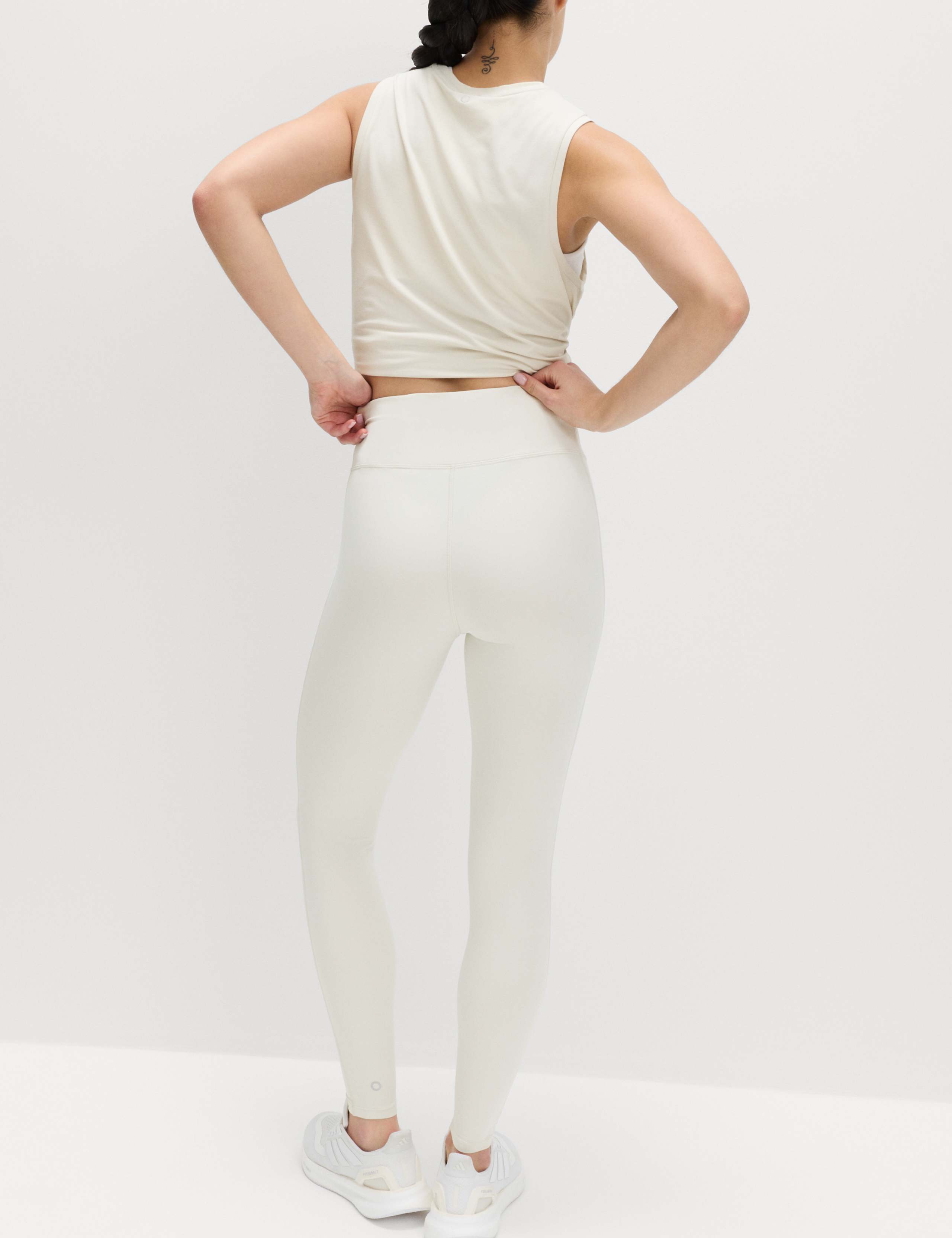 Essential T-Shirt & Leggings Set 5 of 6
