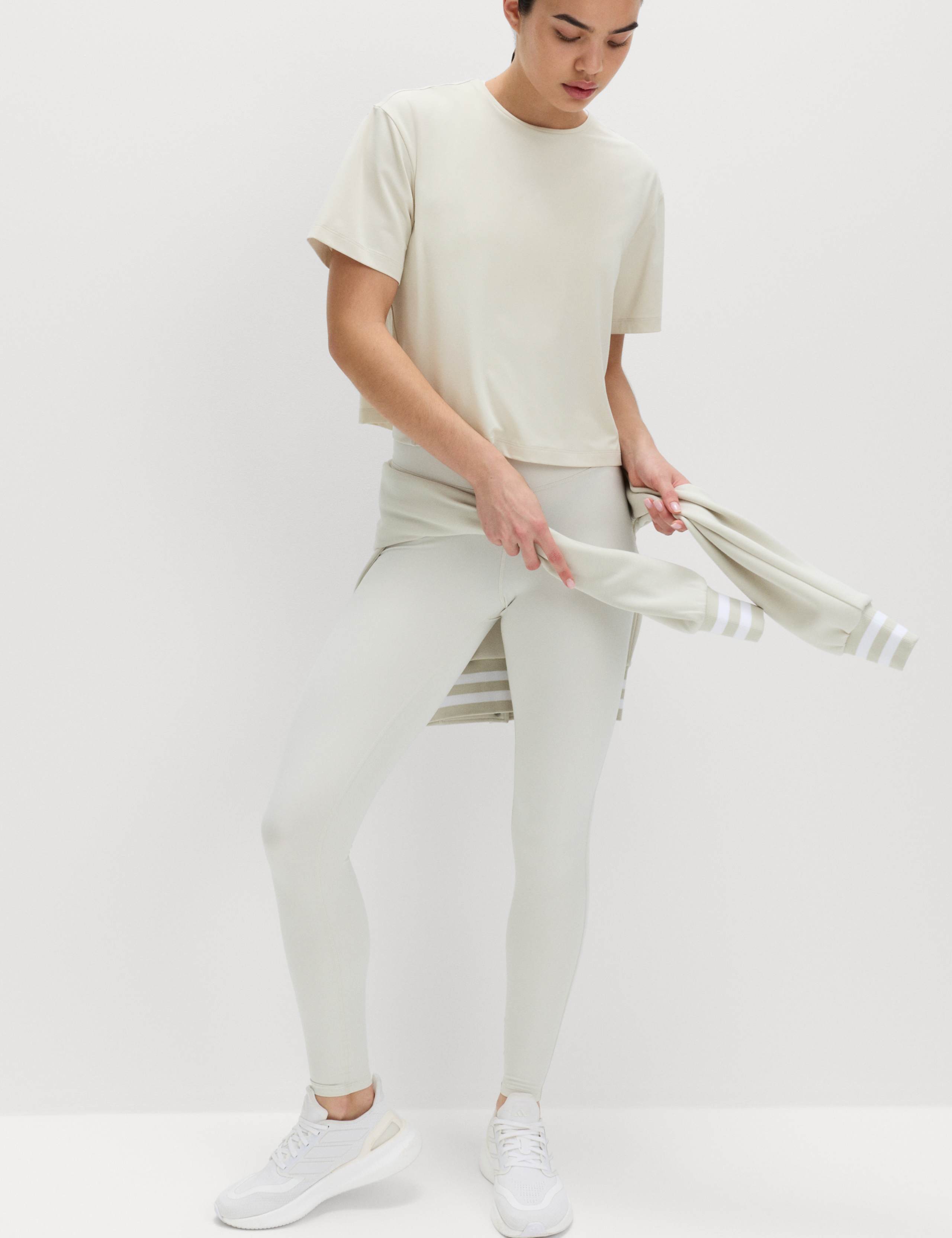Essential T-Shirt & Leggings Set 2 of 6
