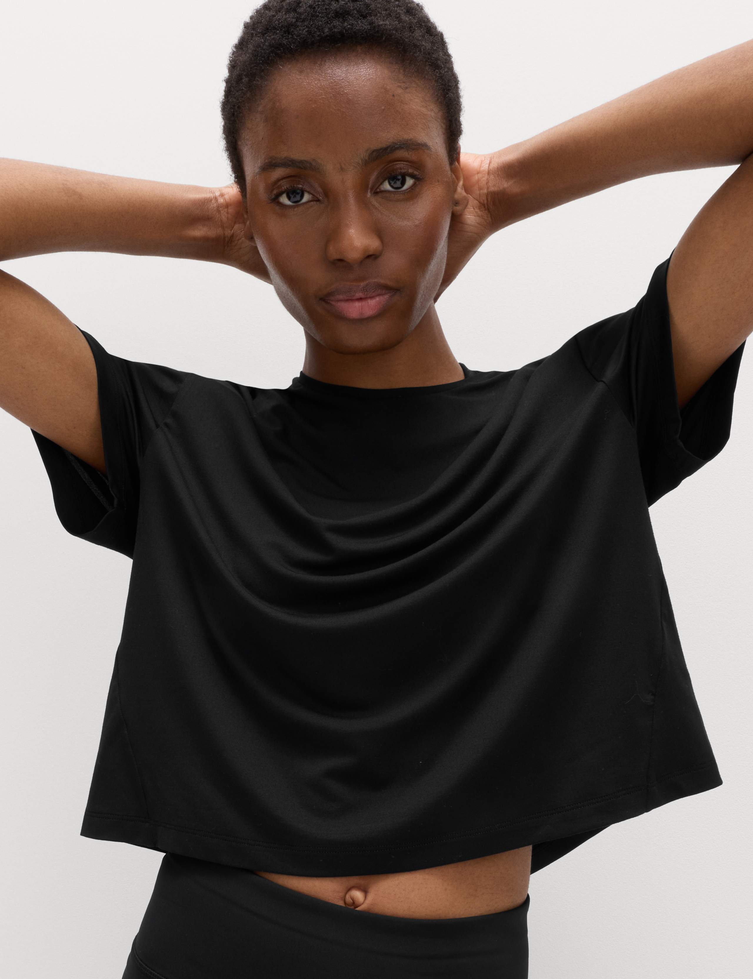 Essential T-Shirt & Leggings Set 2 of 6