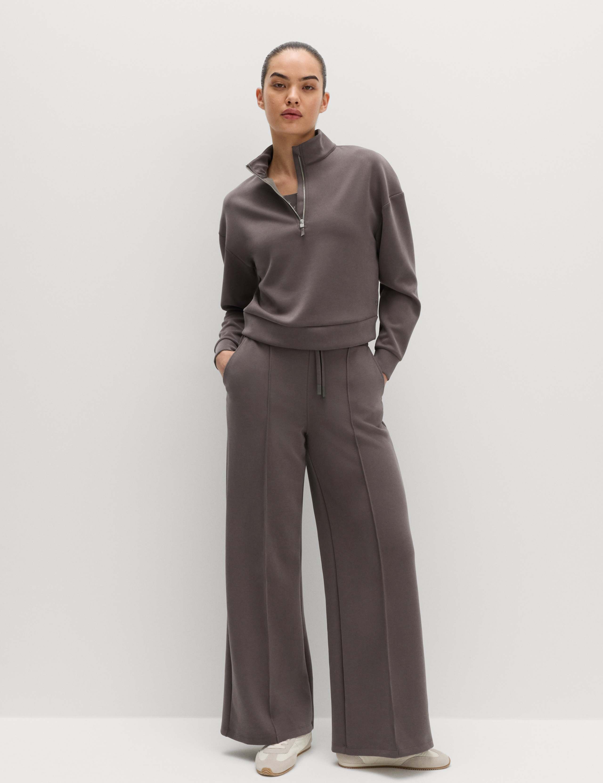 Sweatshirt & Jogger Set 6 of 6