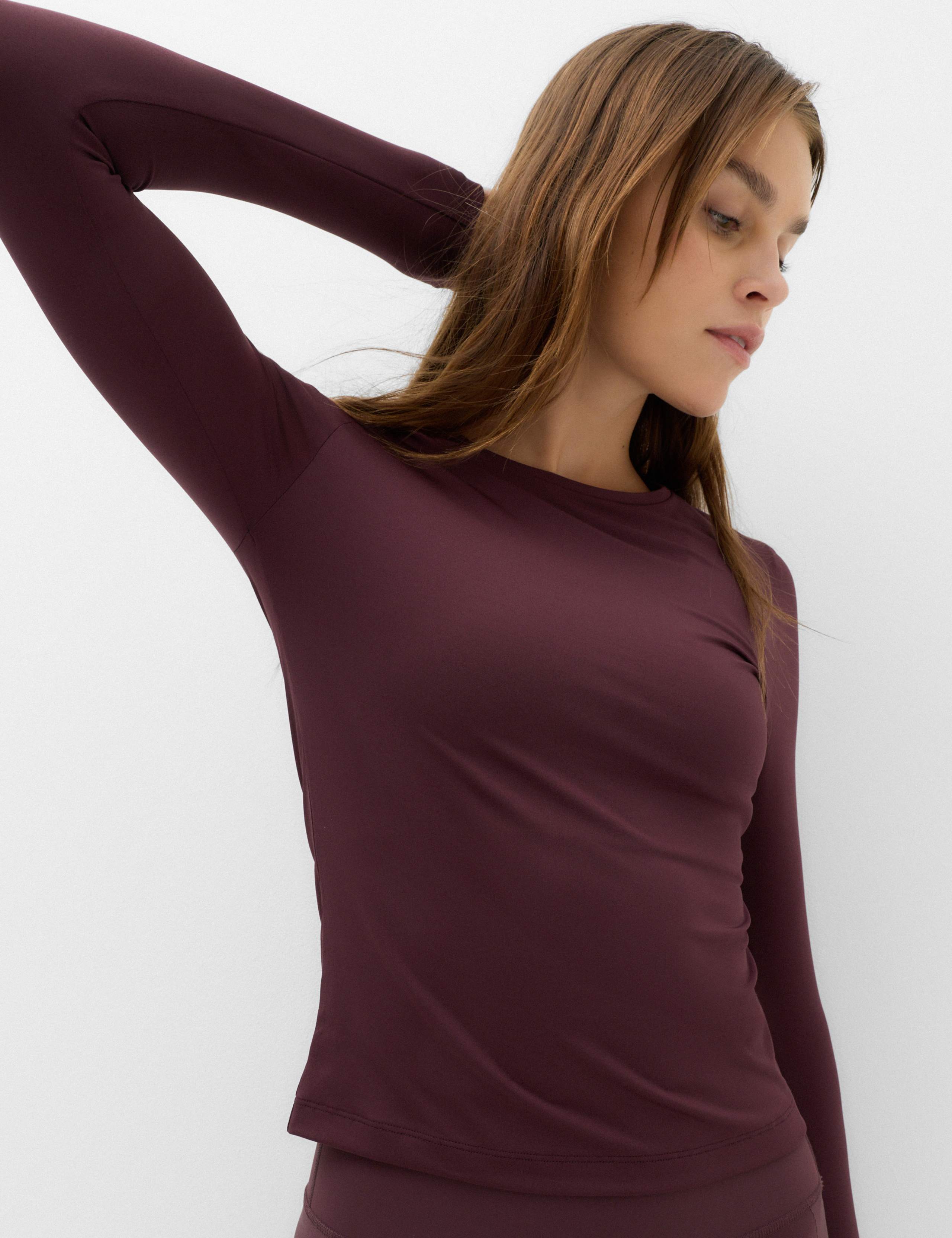 Essential Round Neck Fitted Top