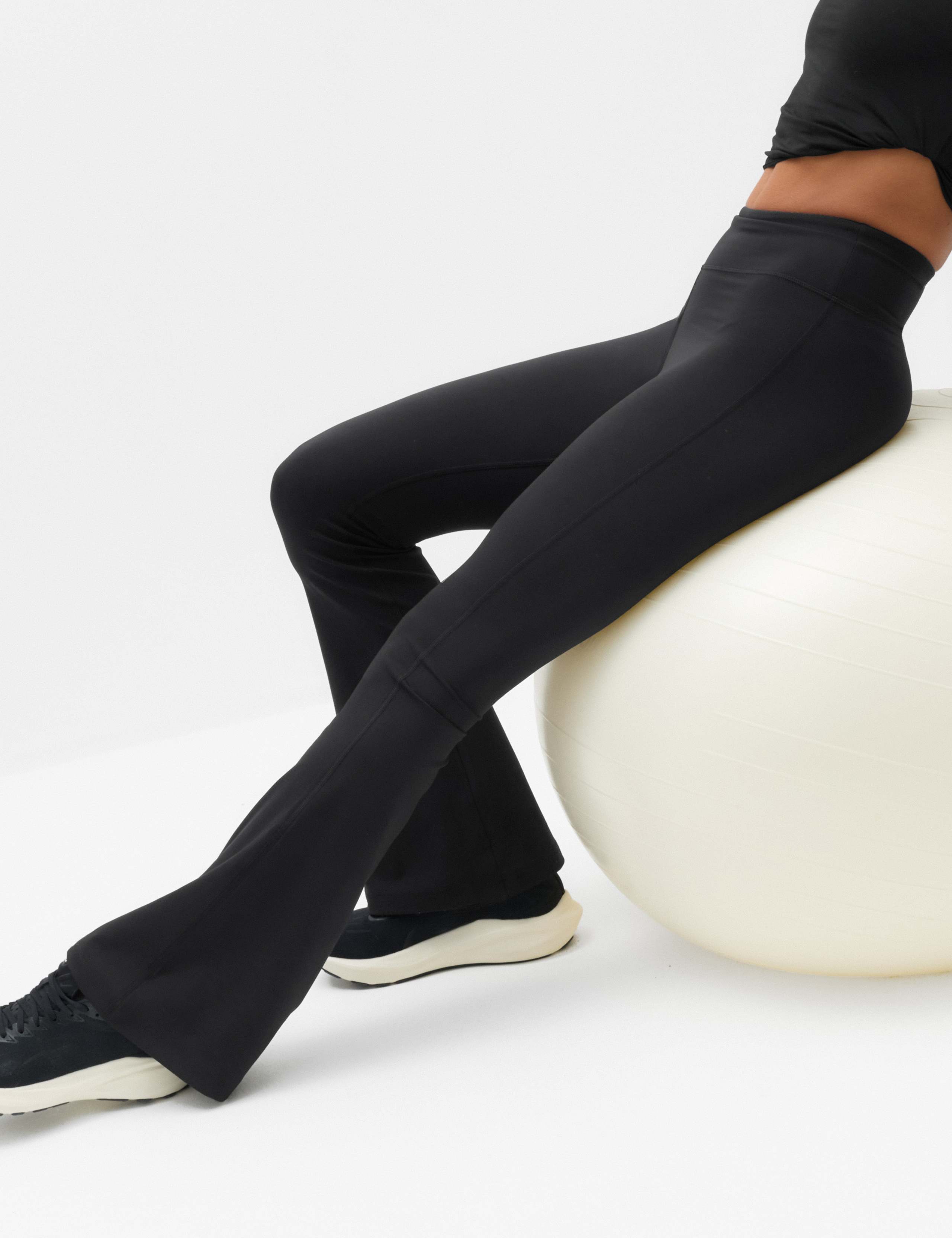 Essential High Waisted Flared Leggings