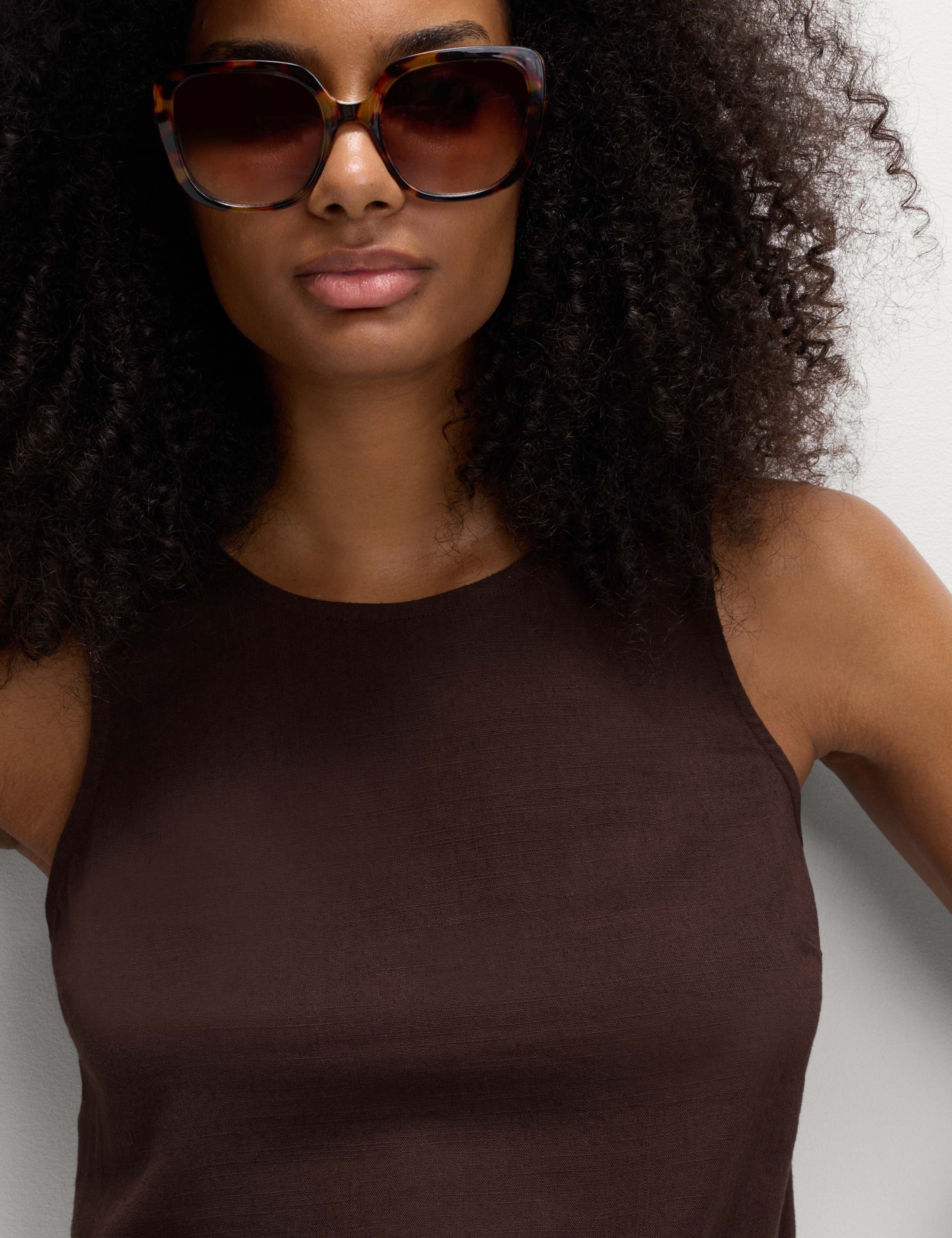 Round Neck Vest with Linen