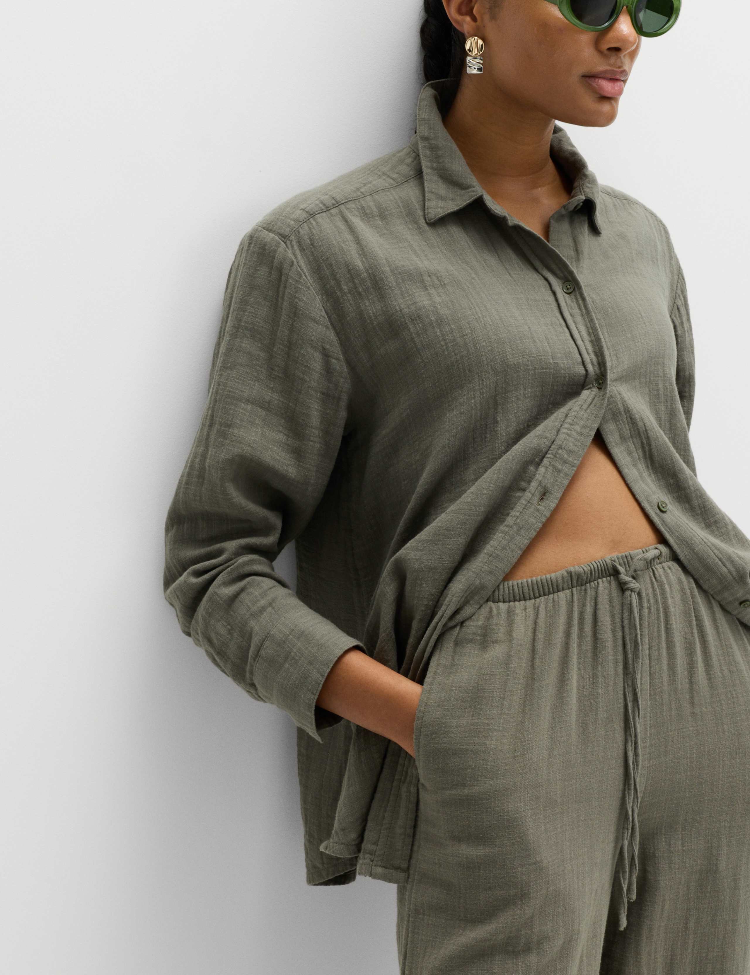 Beach Shirt & Trousers Set 2 of 6