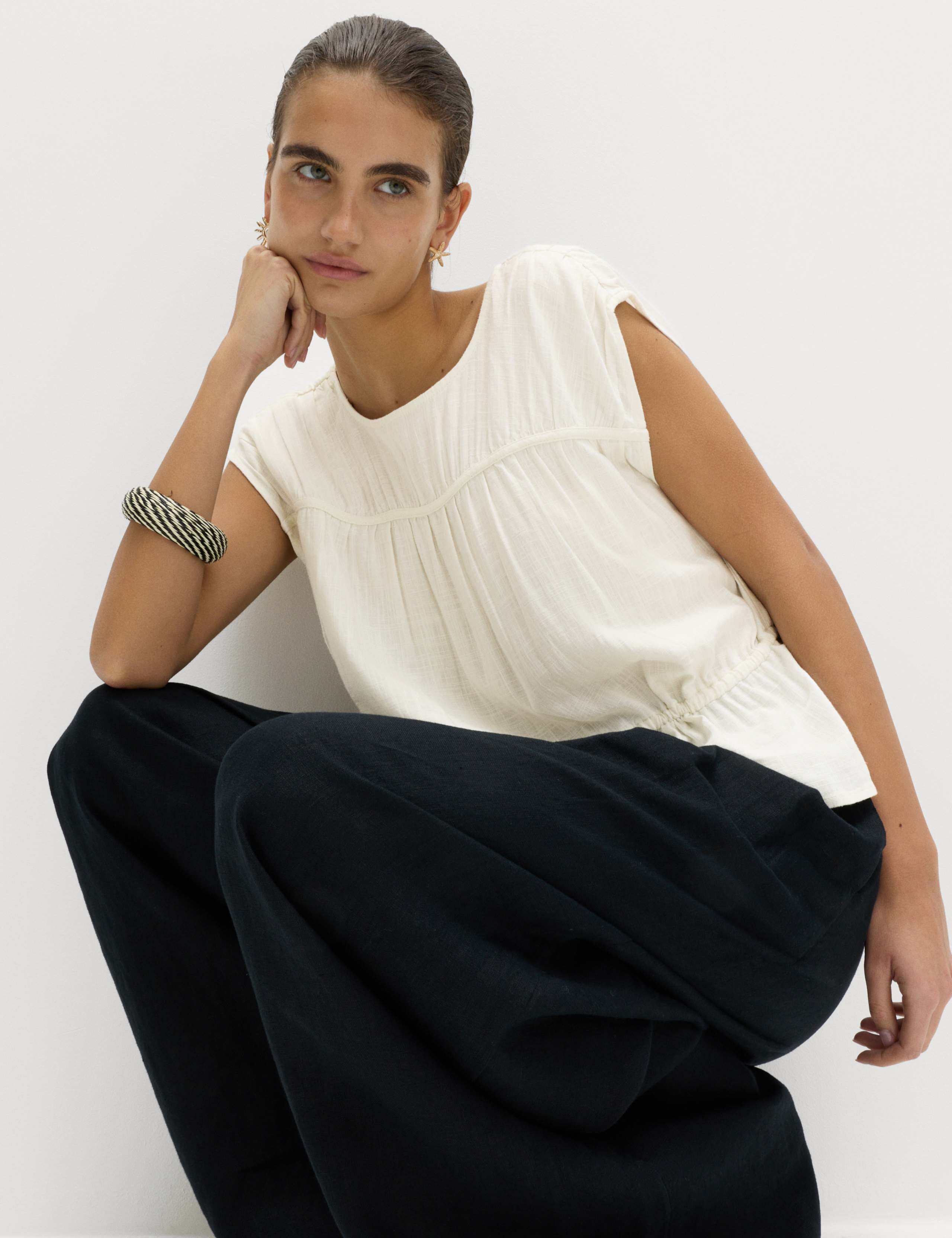 Ruched Scoop Neck Regular Fit Top with Linen