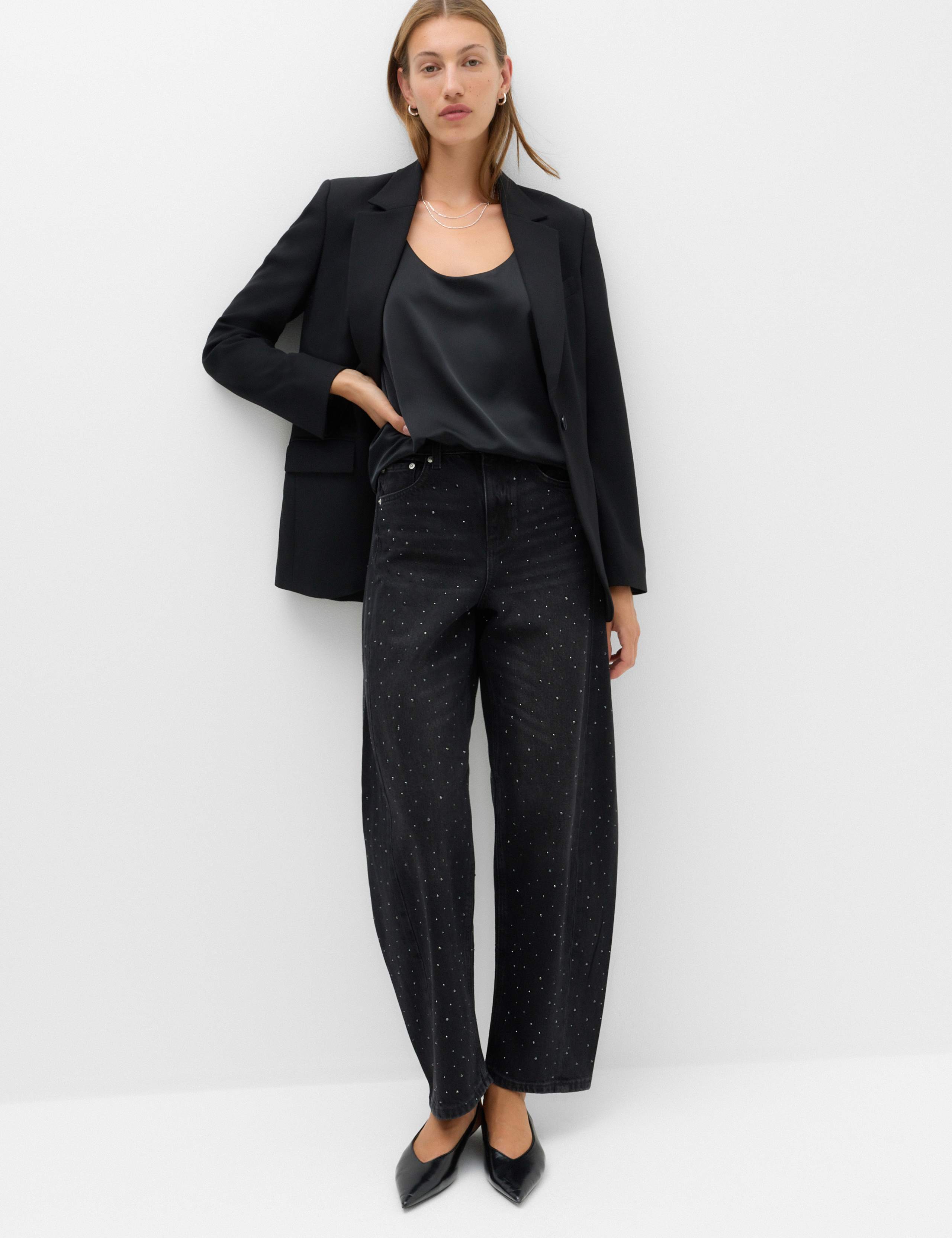 Mid Rise Embellished Barrel Jeans