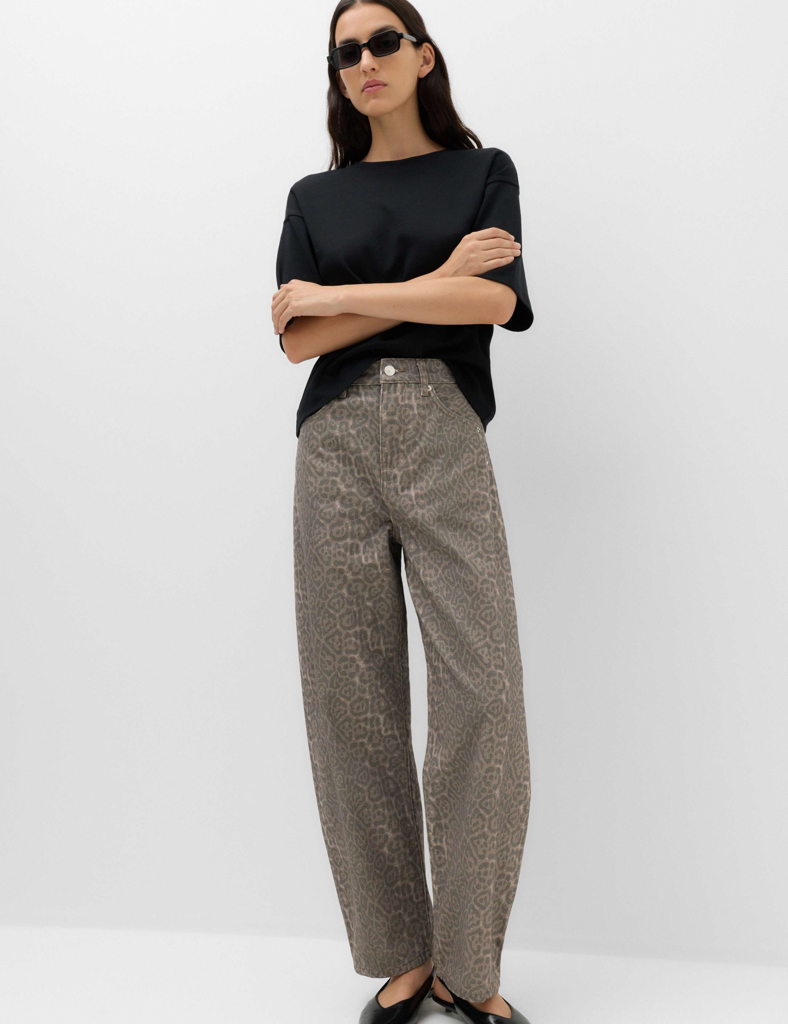 Mid Rise Animal Barrel Jeans