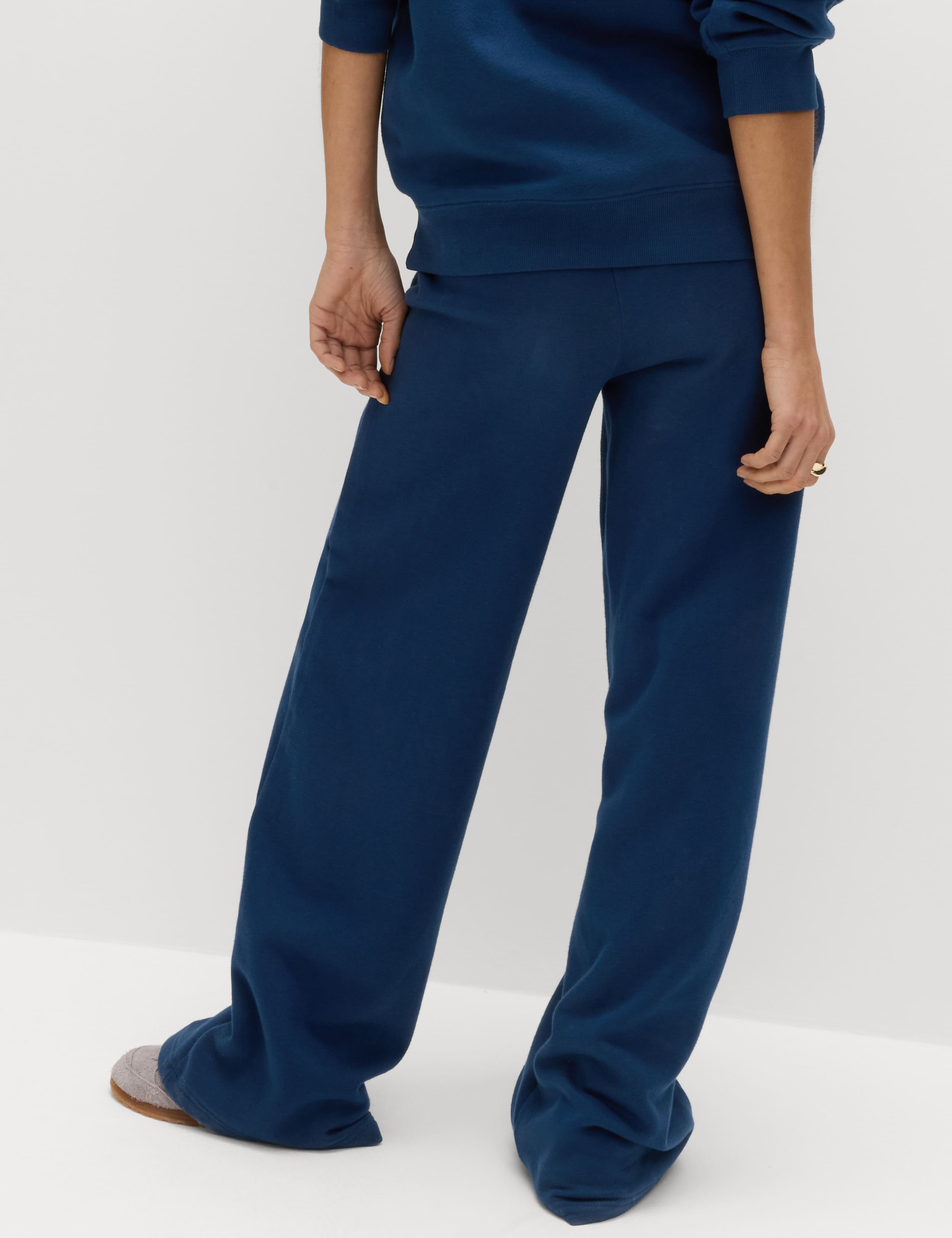 Sweatshirt & Jogger Set 5 of 6