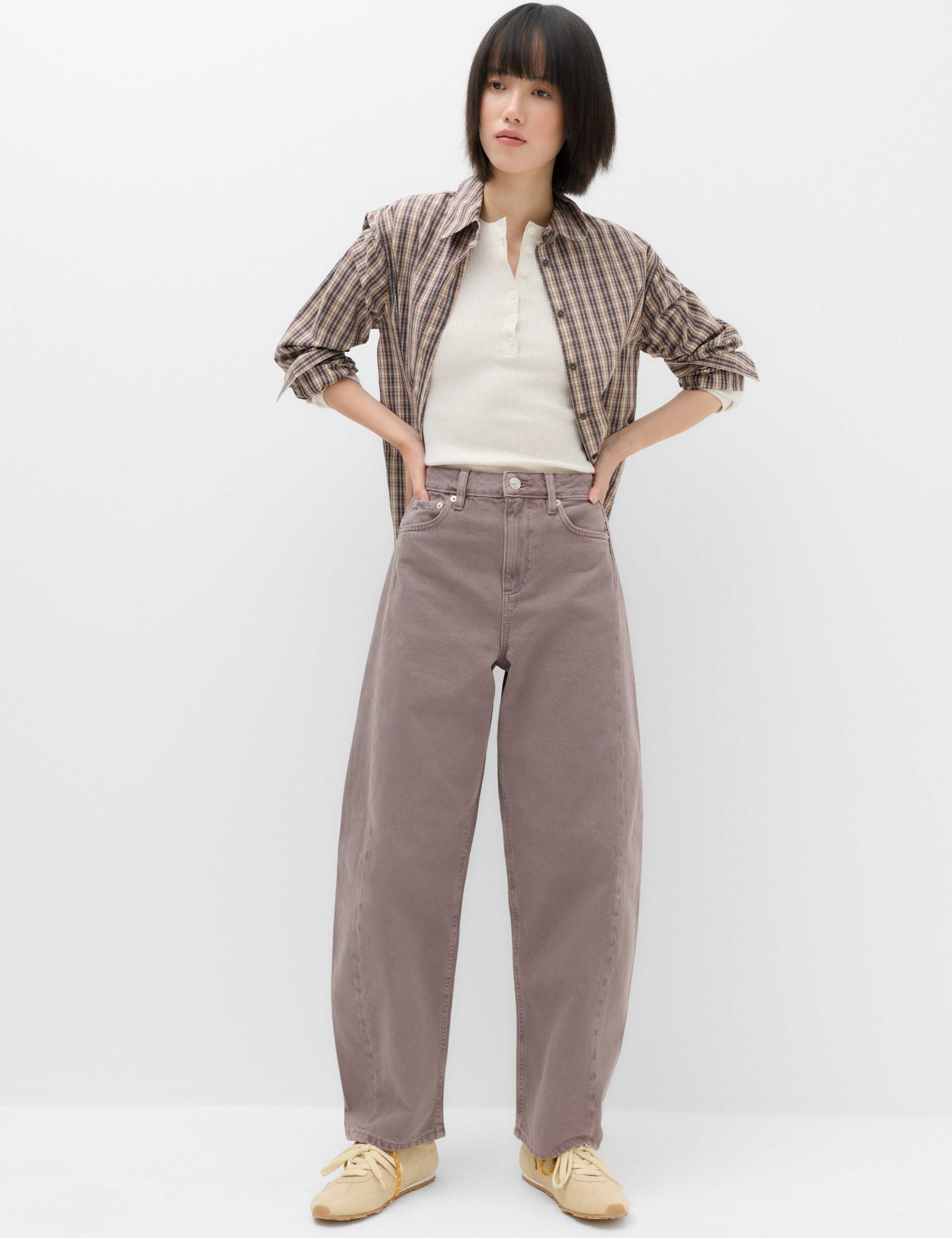 Mid Rise Barrel Jeans