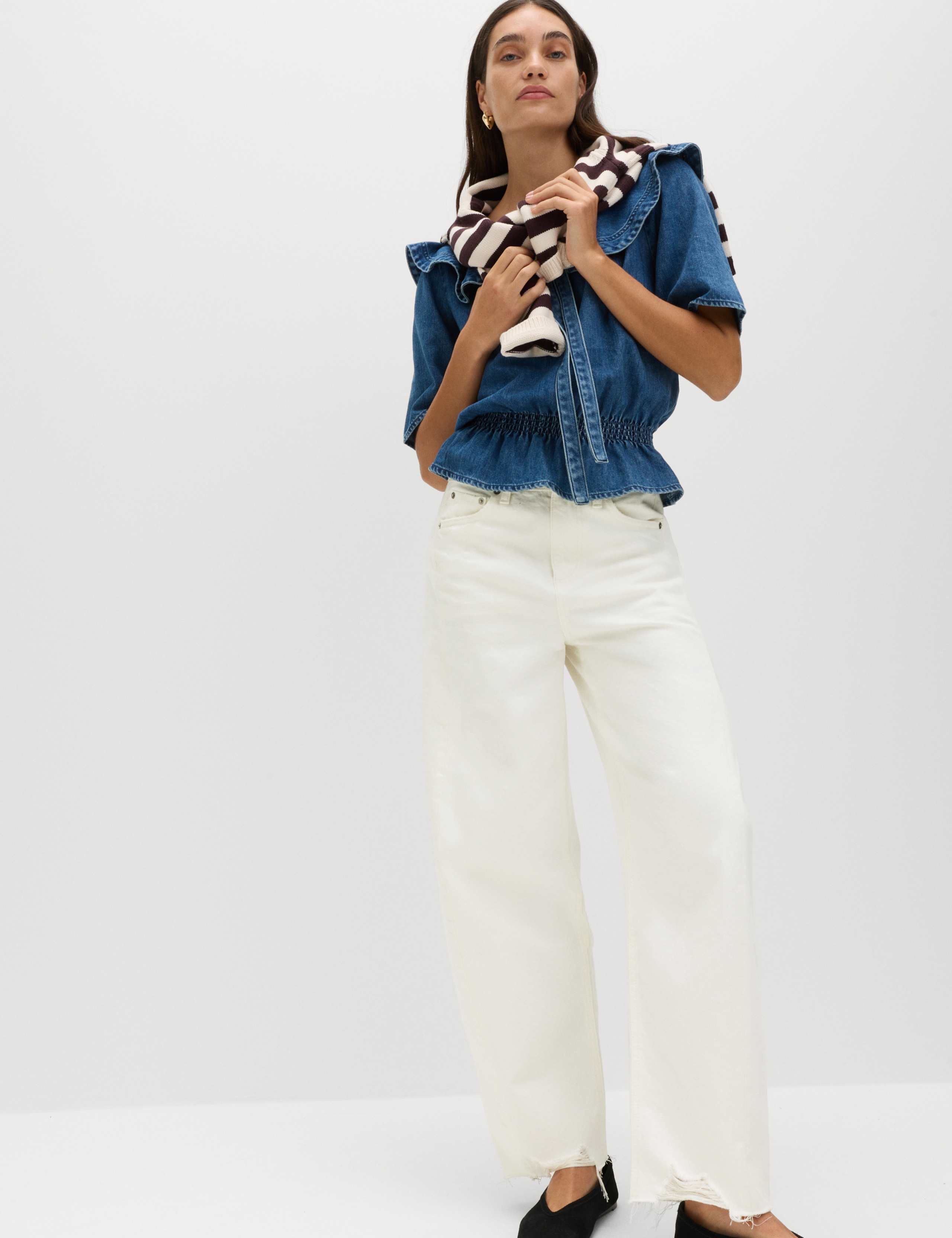 Mid Rise Barrel Jeans