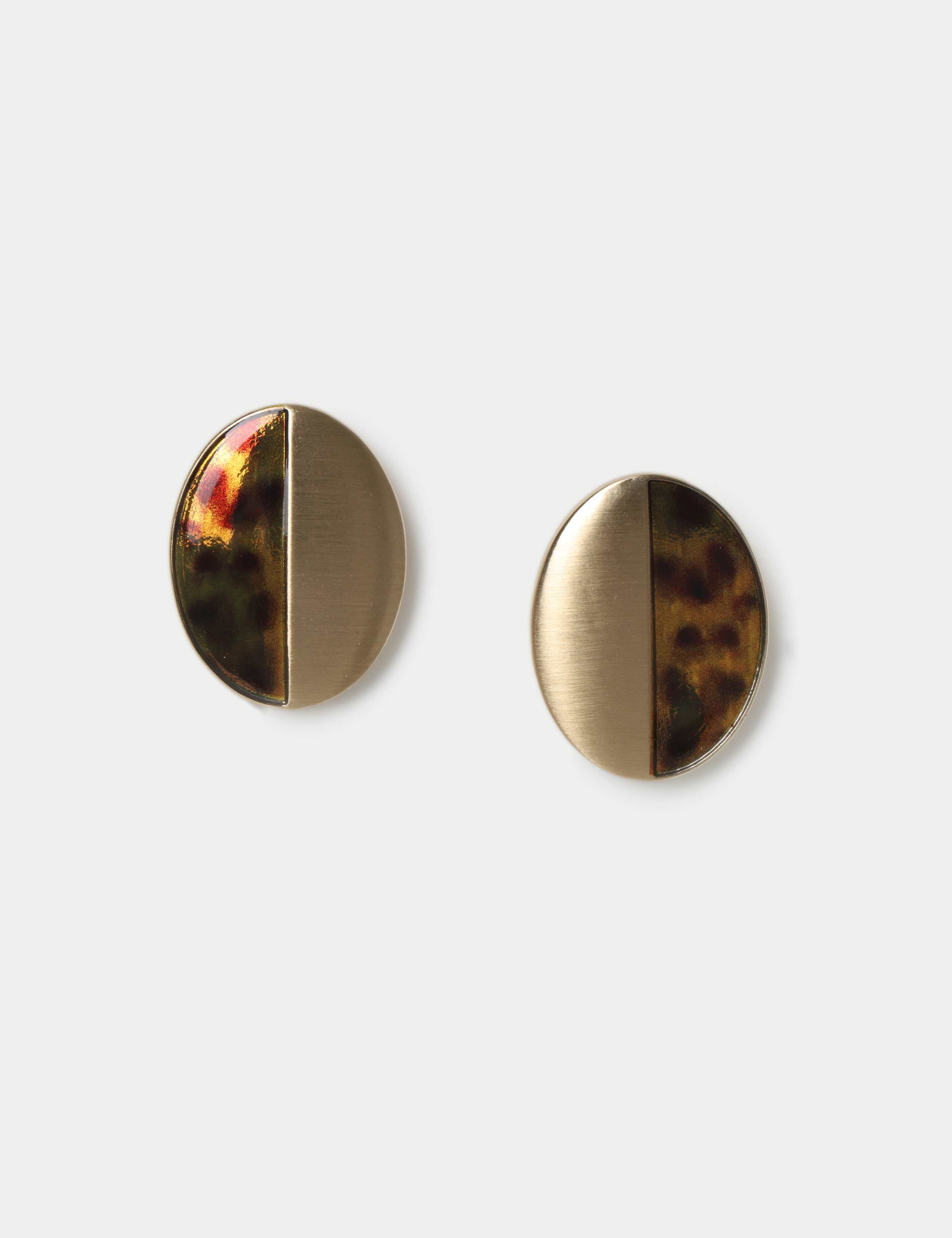 Brushed and Tort Design Oval Stud Earrings