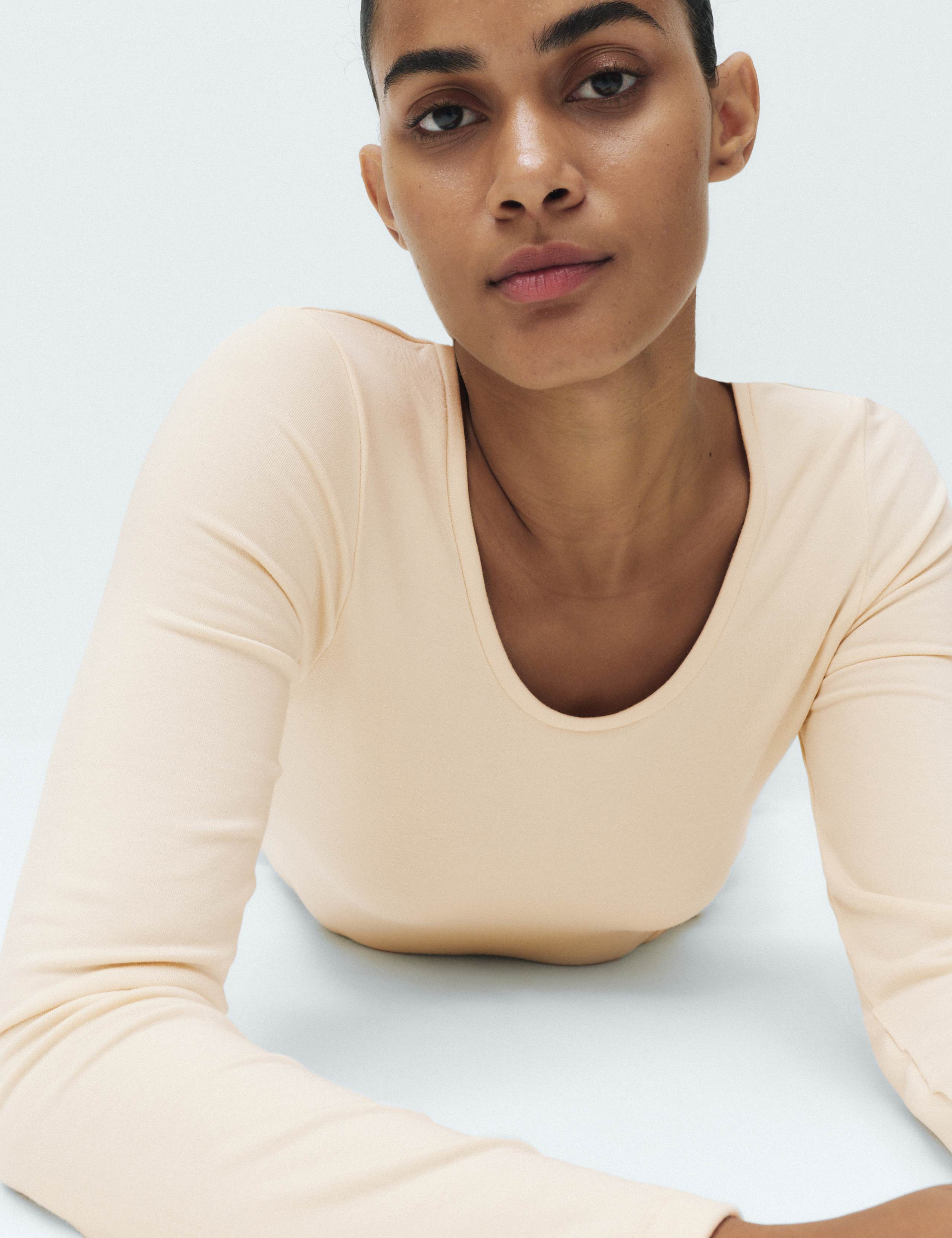 Heatgen™ Medium Thermal Scoop Neck Top