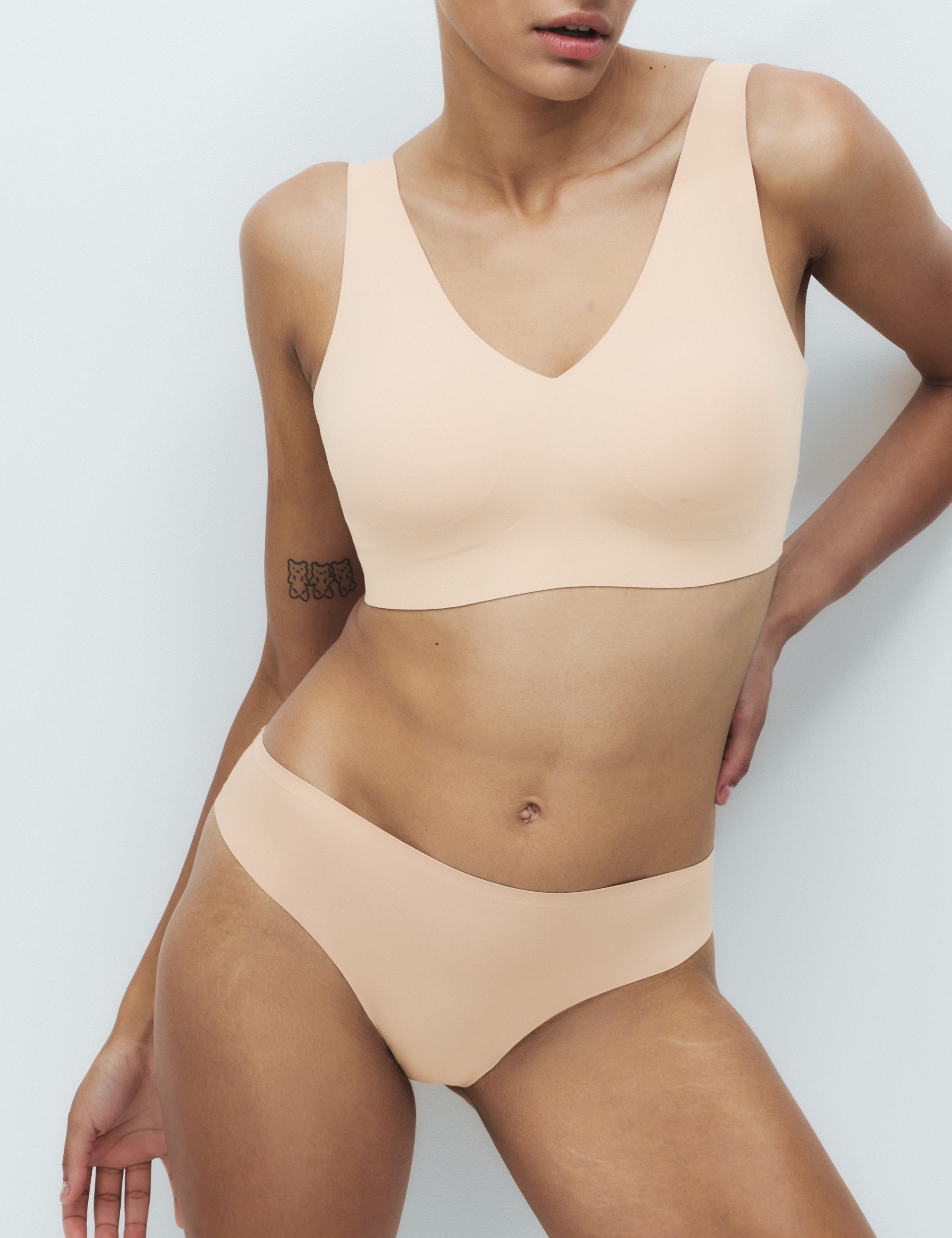 Body Invisibles™ V-Neck Crop Top F+