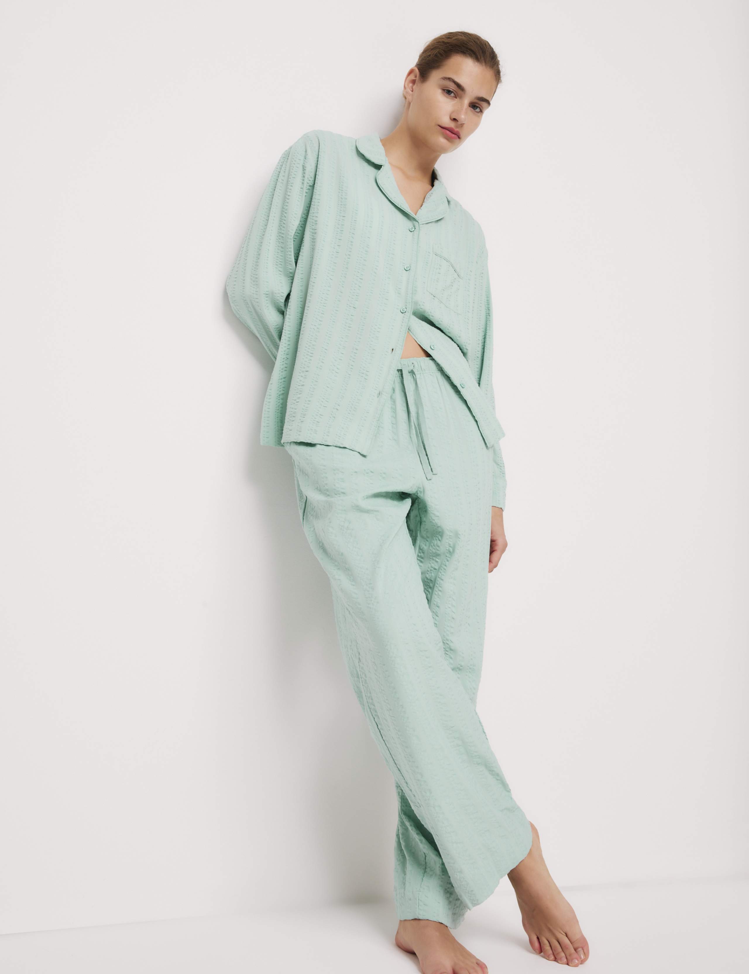 Seersucker Striped Revere Pyjama Set