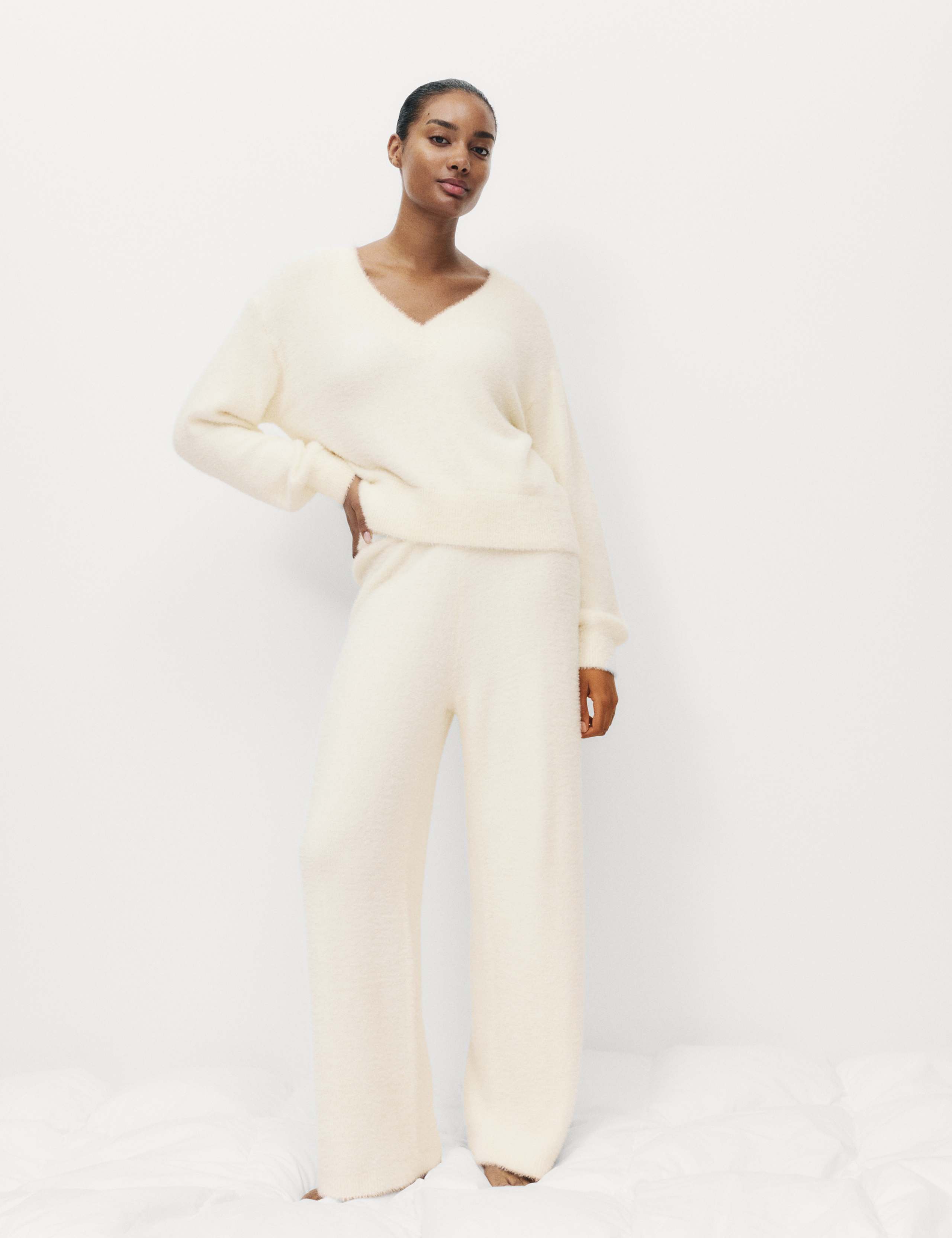 Feather Knit V-Neck Pyjama Set 4 of 6