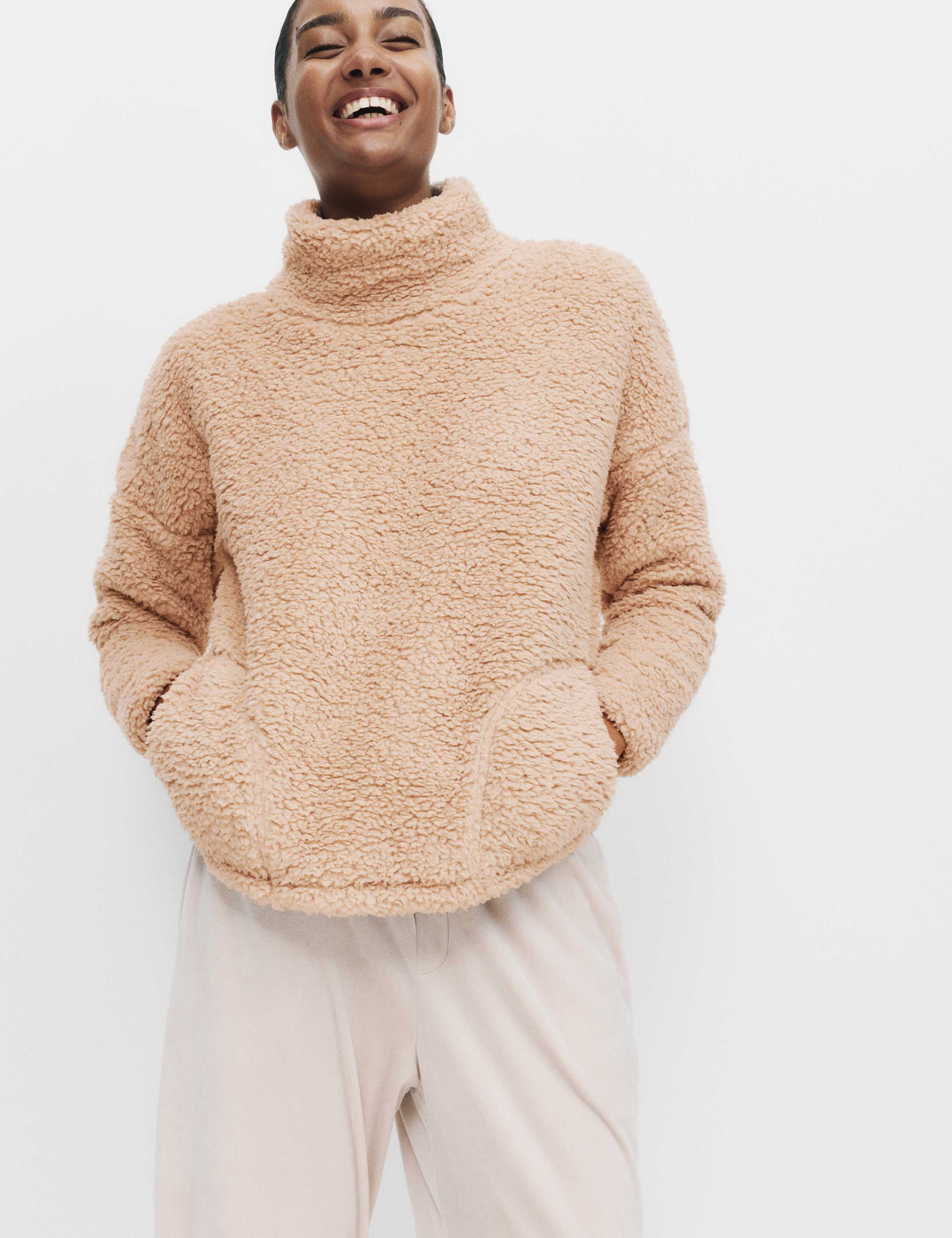 Teddy Borg Funnel Neck Sweatshirt