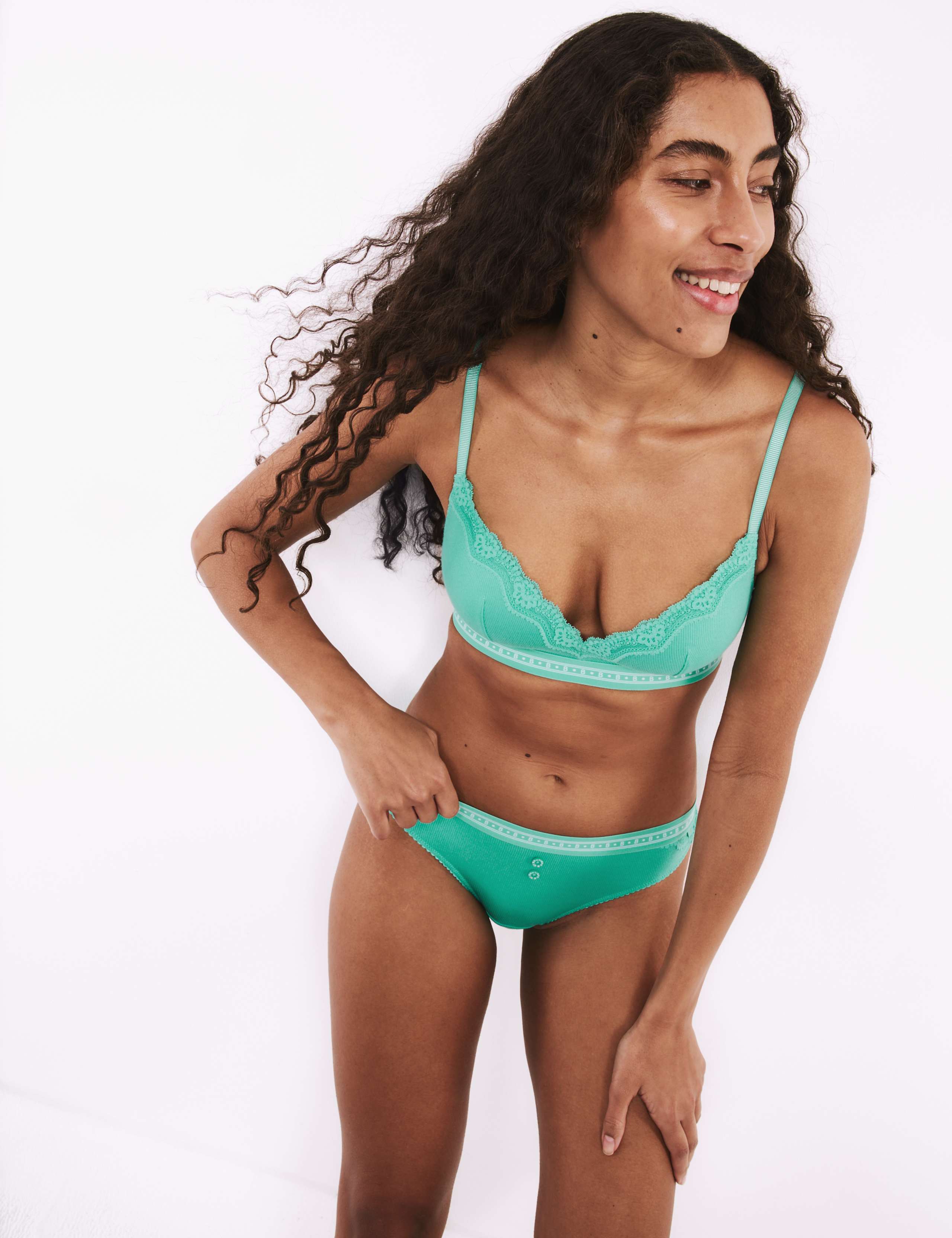 Lotta Ribbed Non-Wired Plunge Bra with Cotton (A-E)