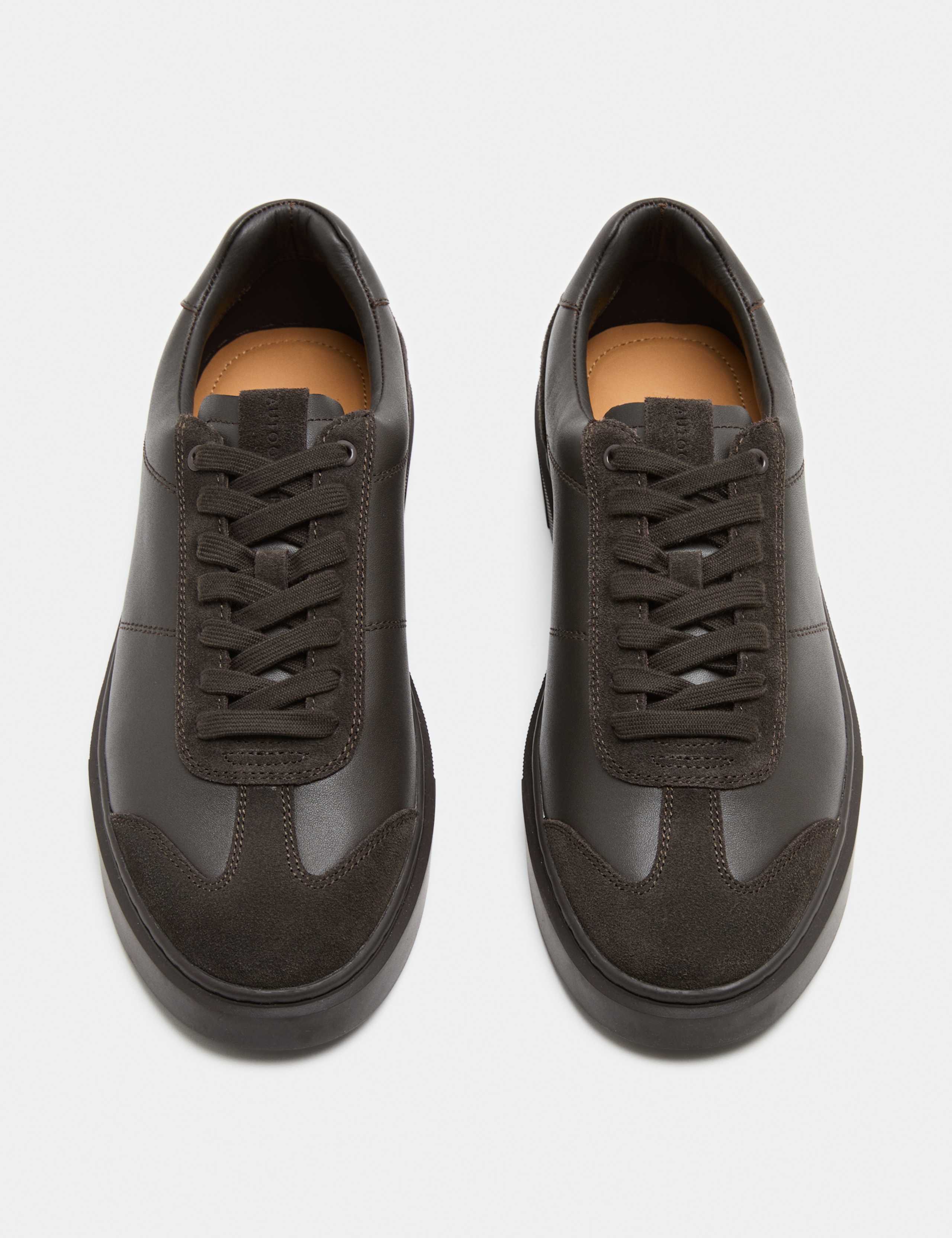 Leather T-Toe Cupsole Trainers