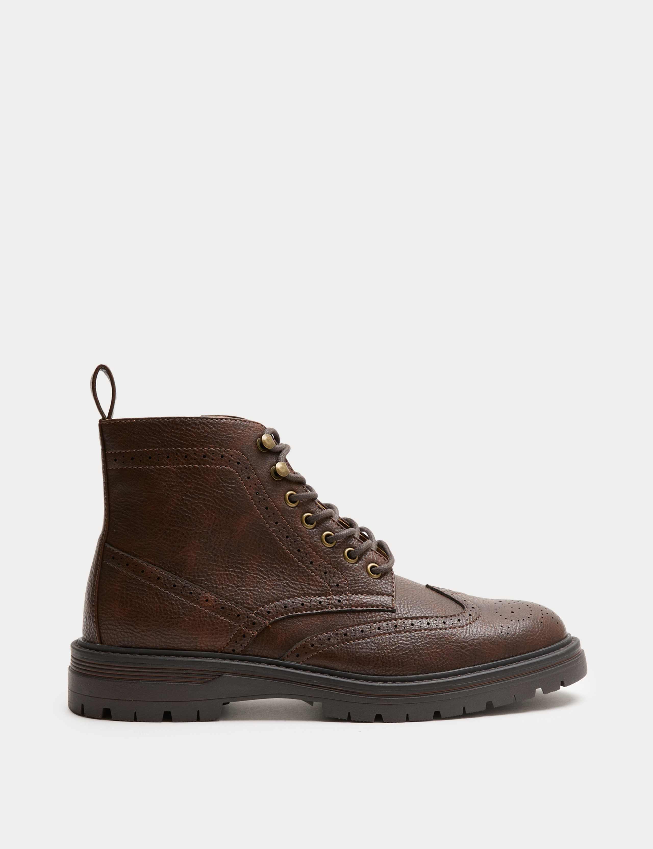 Brogue Chukka Boots