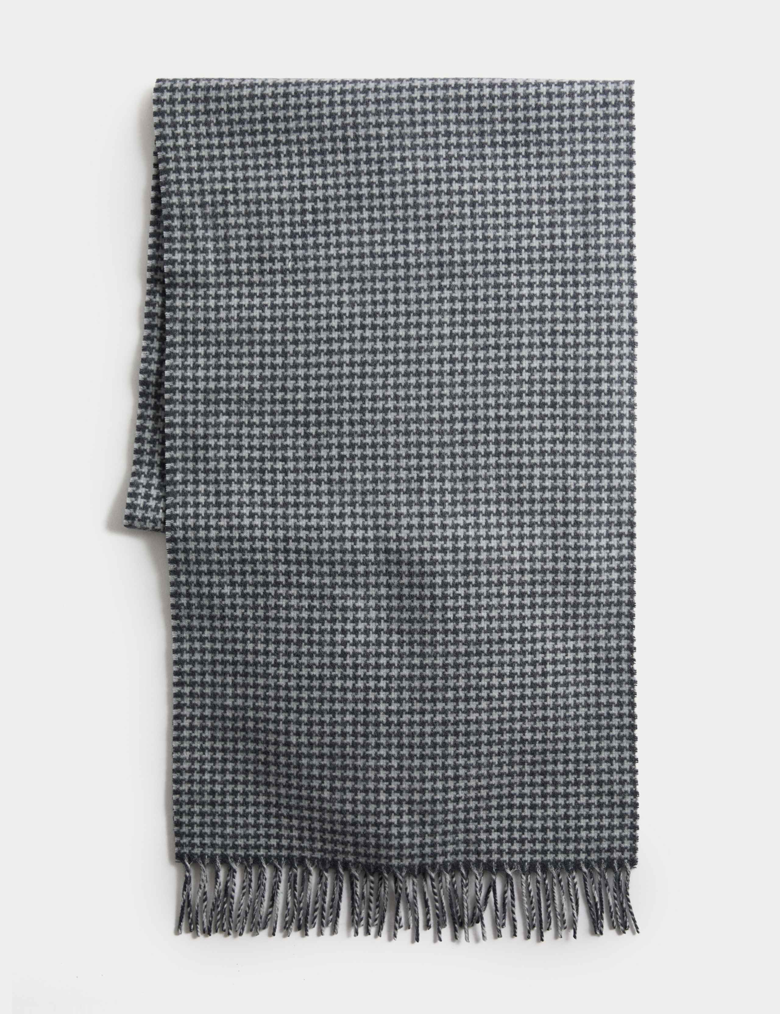 Merino Wool Houndstooth Scarf