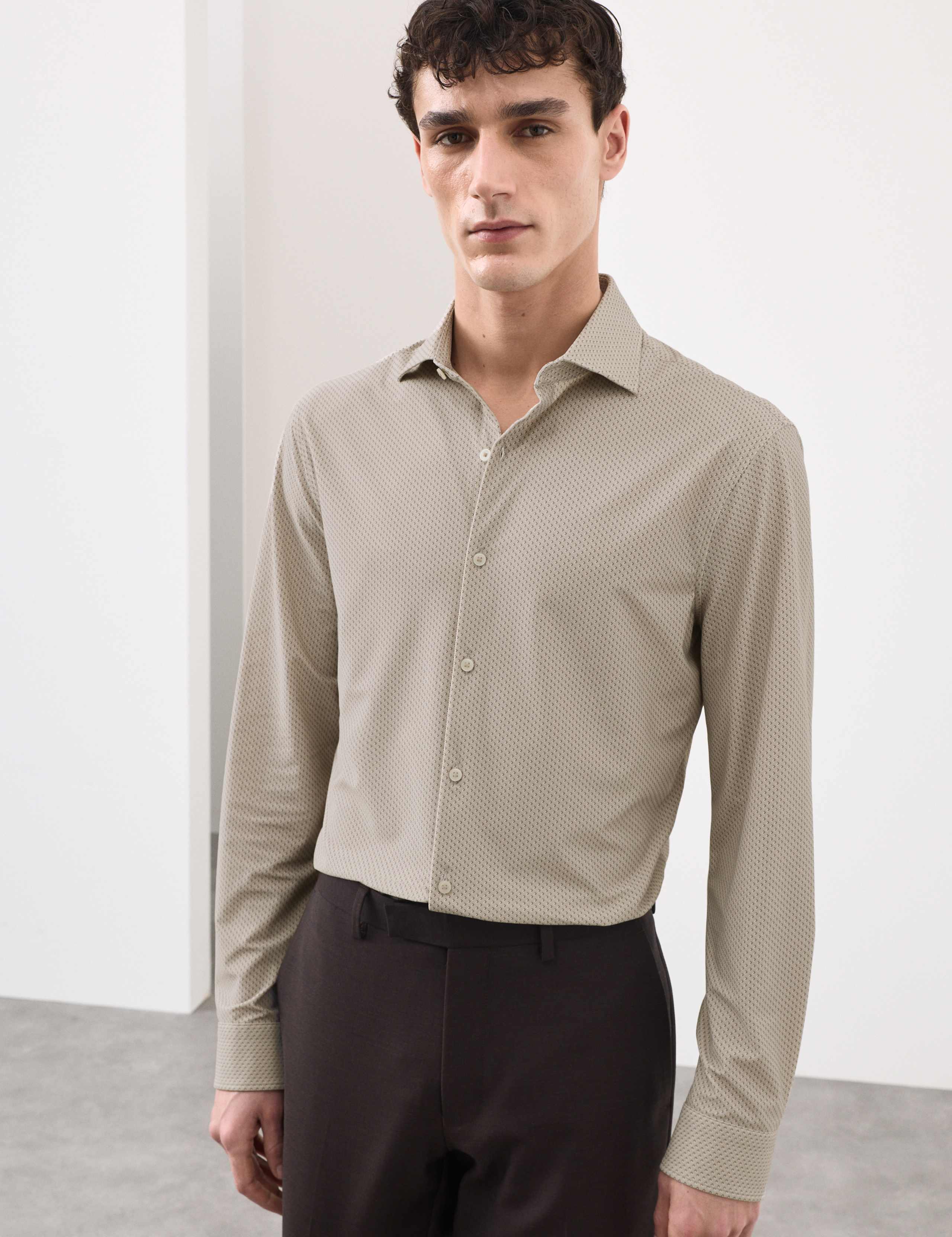 Tailored Fit Stretch Performance Shirt