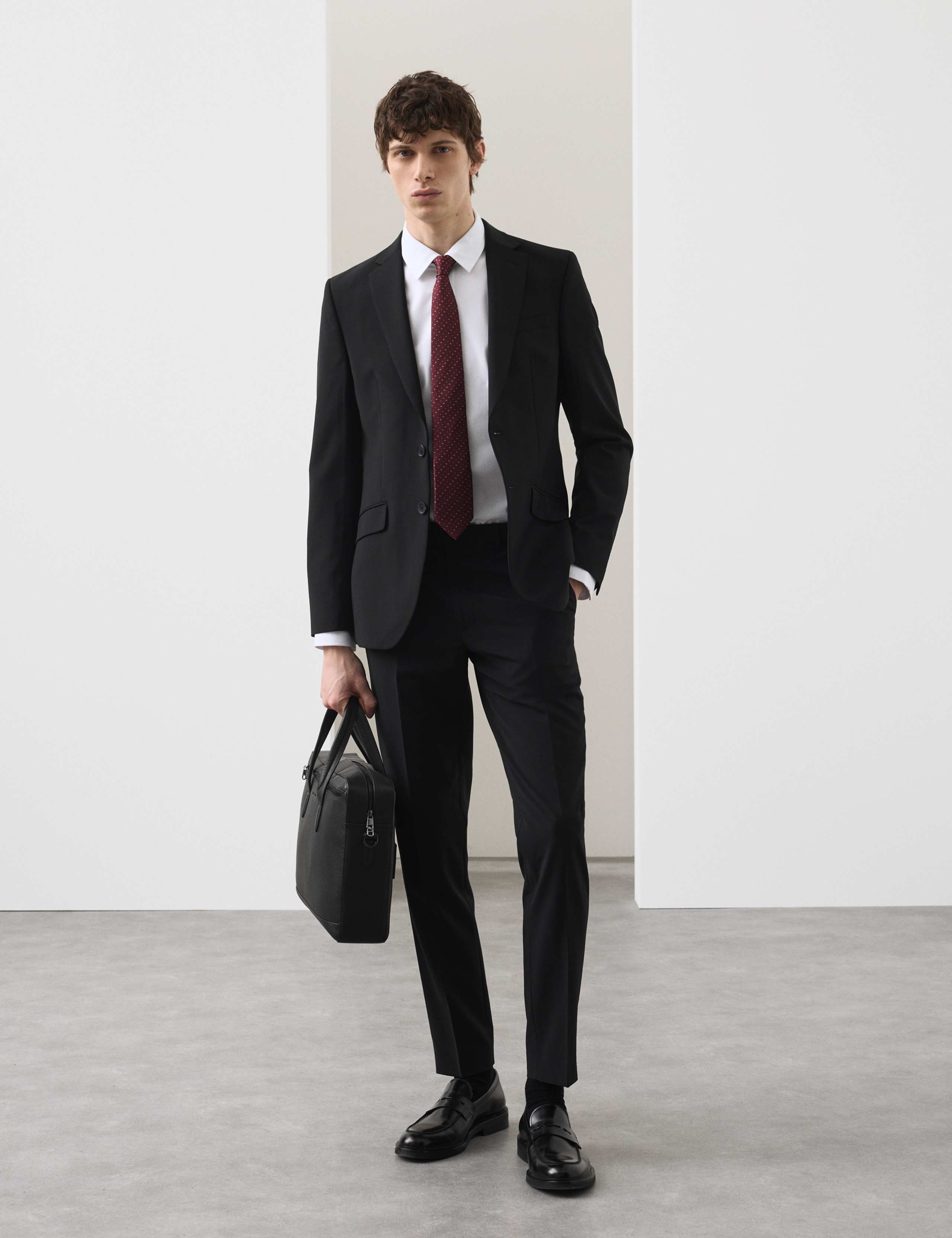 2 Piece Slim Fit Performance Stretch Suit 4 of 6