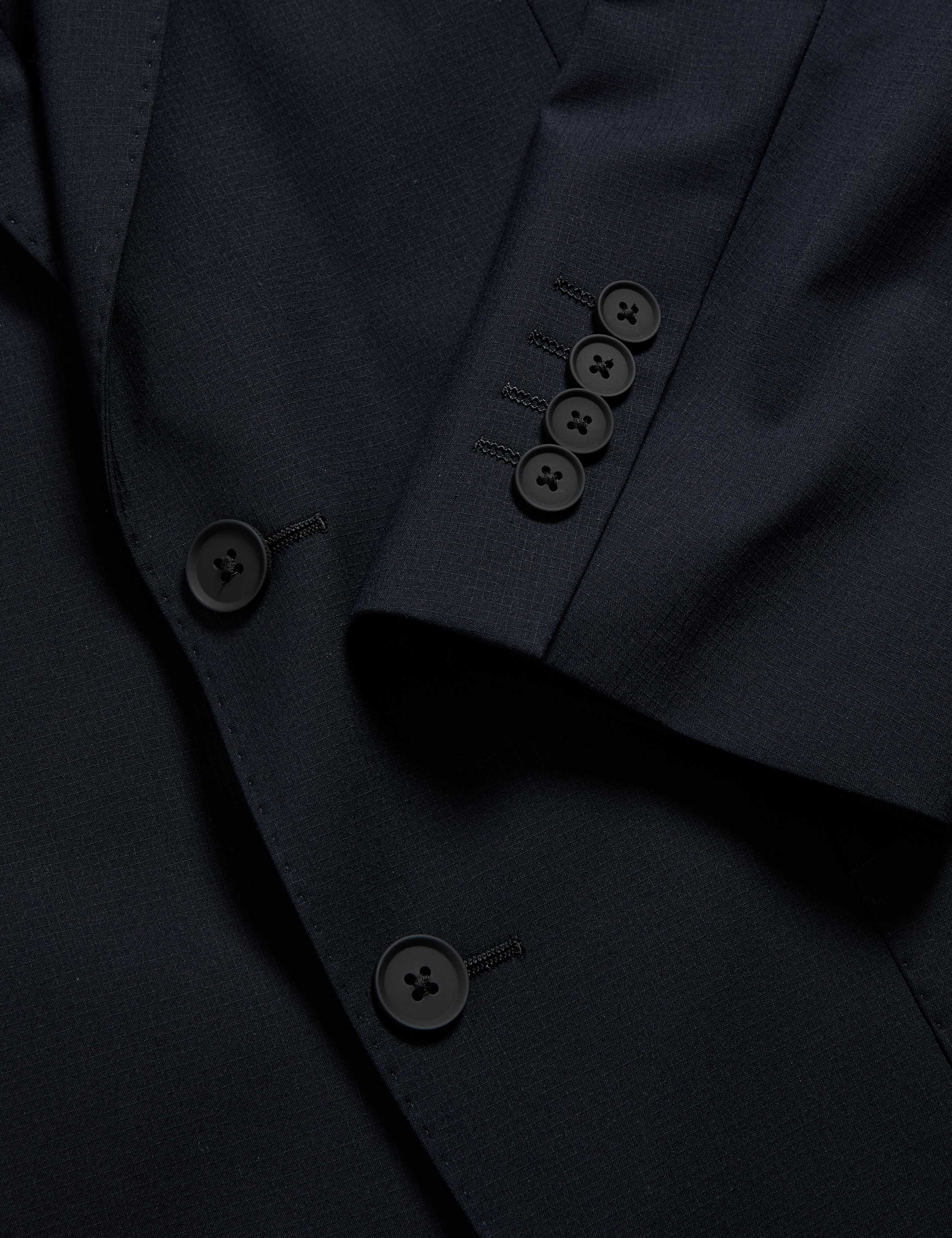 2 Piece Tailored Fit Performance Packable Suit 4 of 6