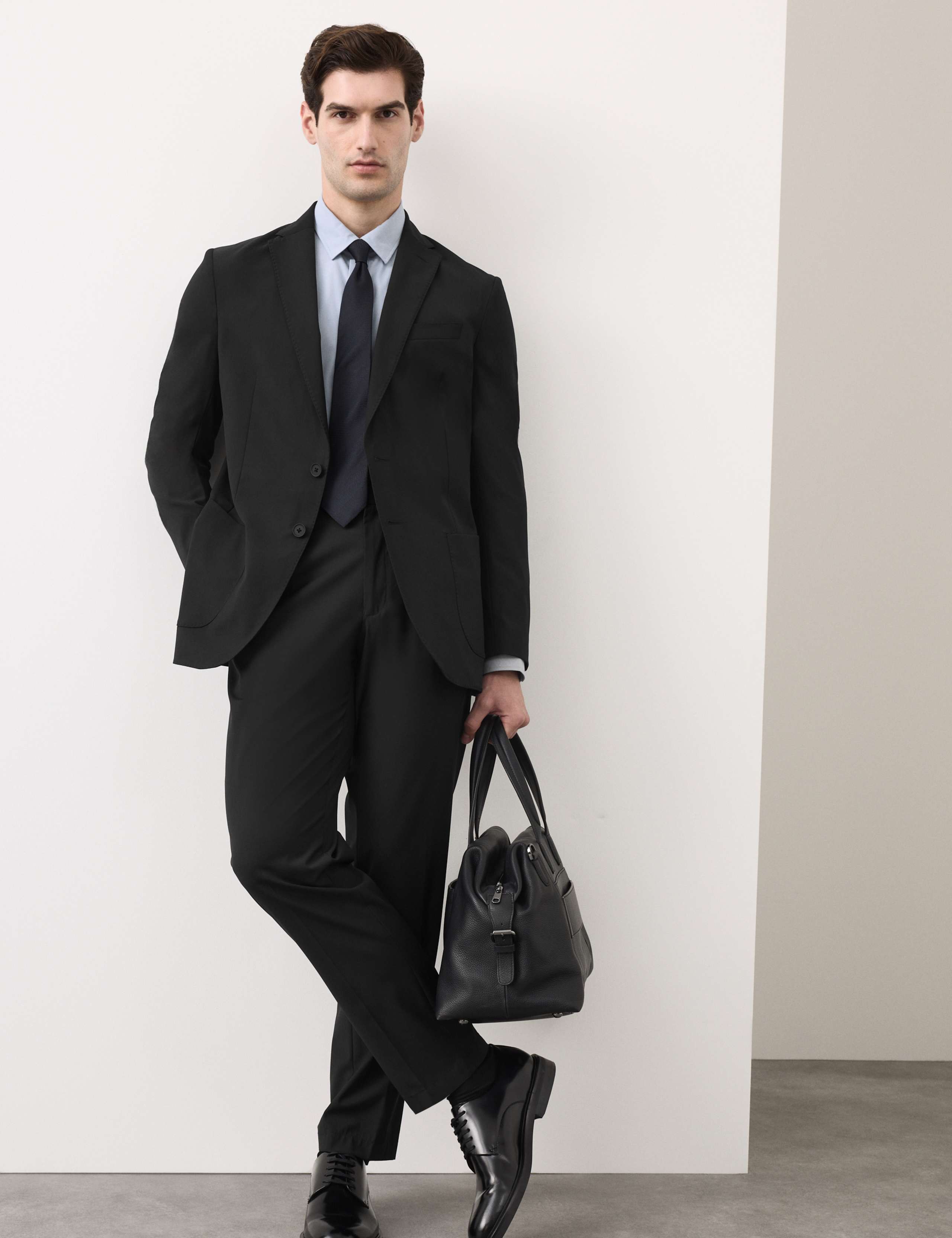2 Piece Tailored Fit Performance Packable Suit 4 of 6