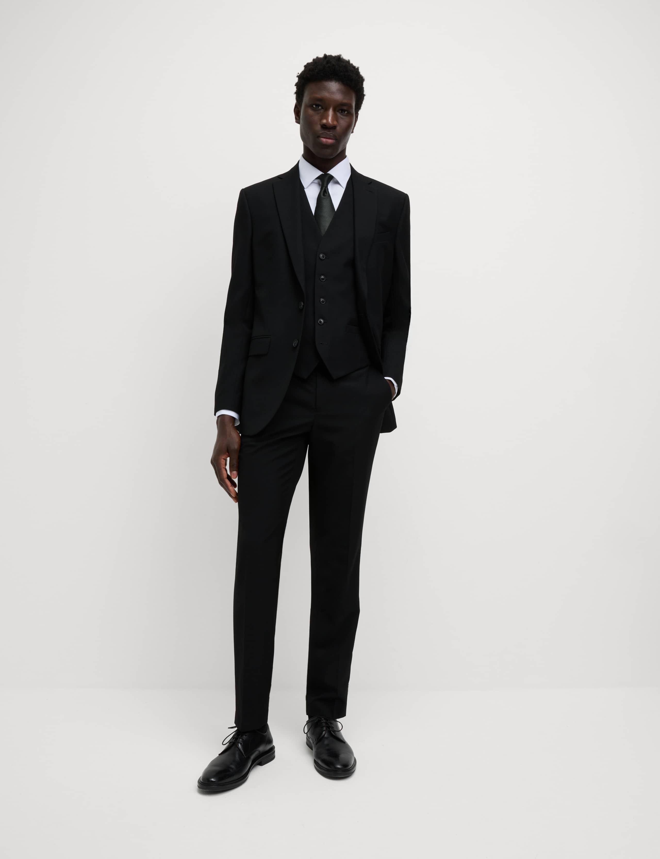 Slim Fit Machine Washable Suit 4 of 9