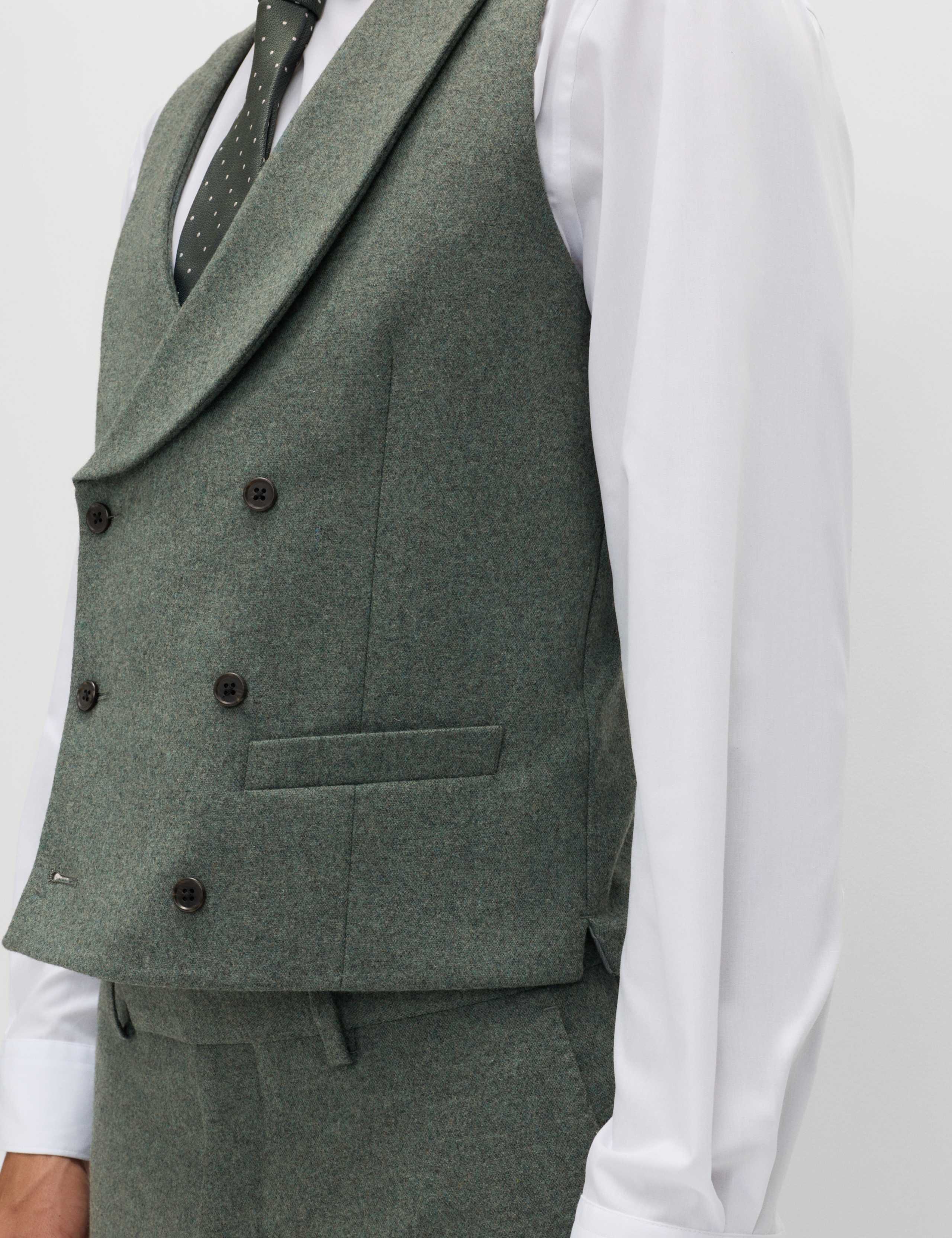 3 Piece Tailored Fit Italian Wool Rich Tweed Suit 5 of 9