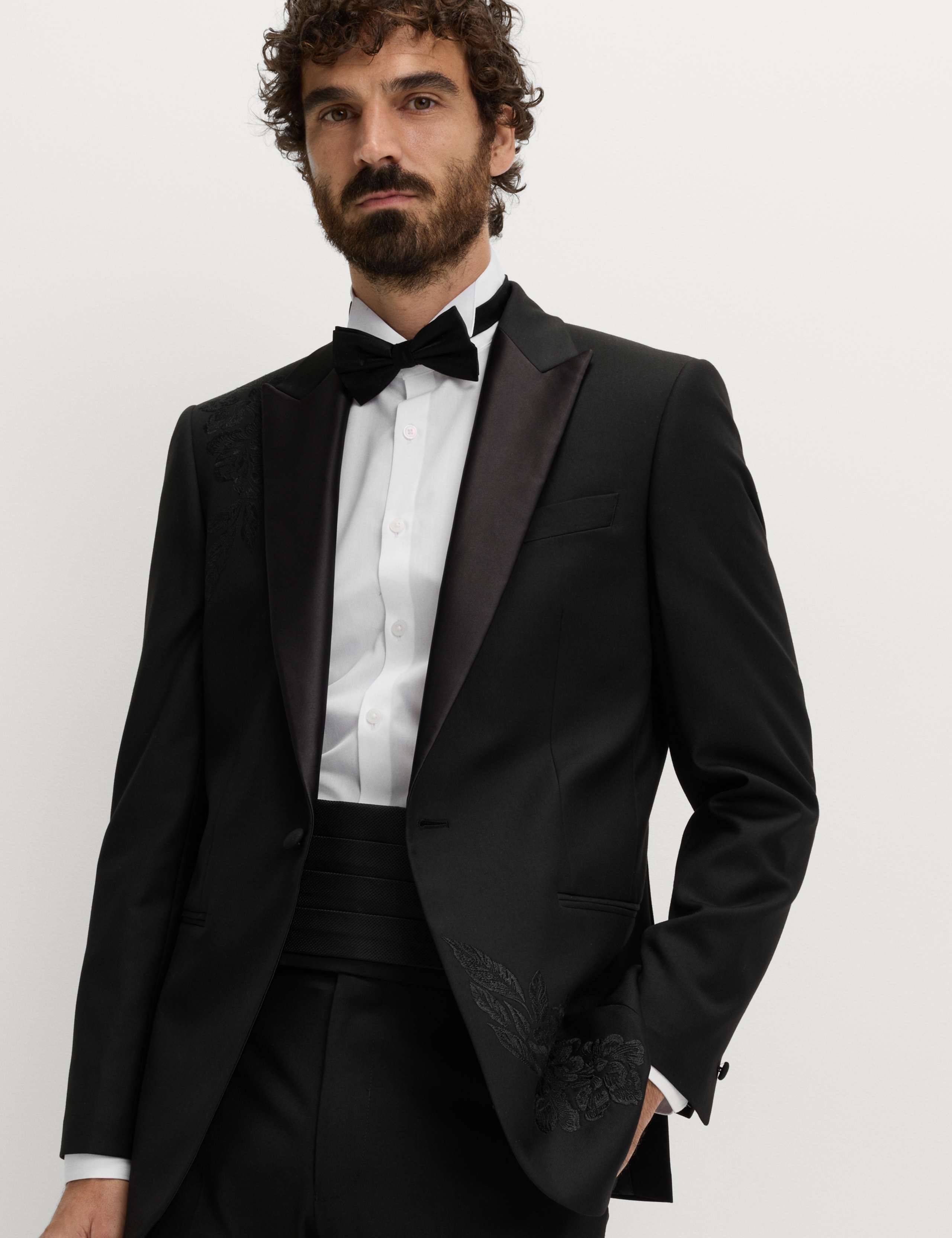 Tailored Fit Embroidered Stretch Blazer