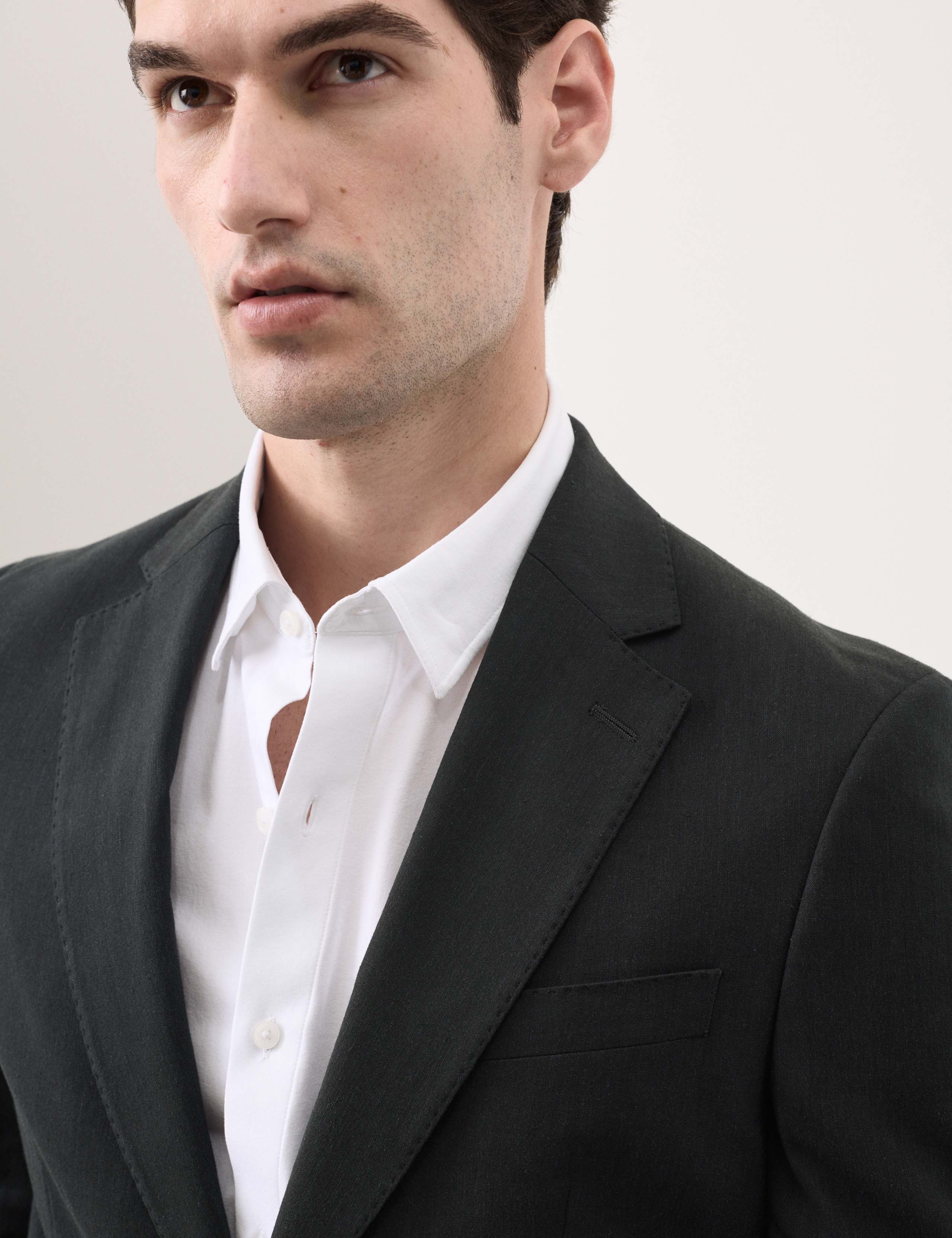 3 Piece Tailored Fit Italian Performance Linen Blend Suit 5 of 6