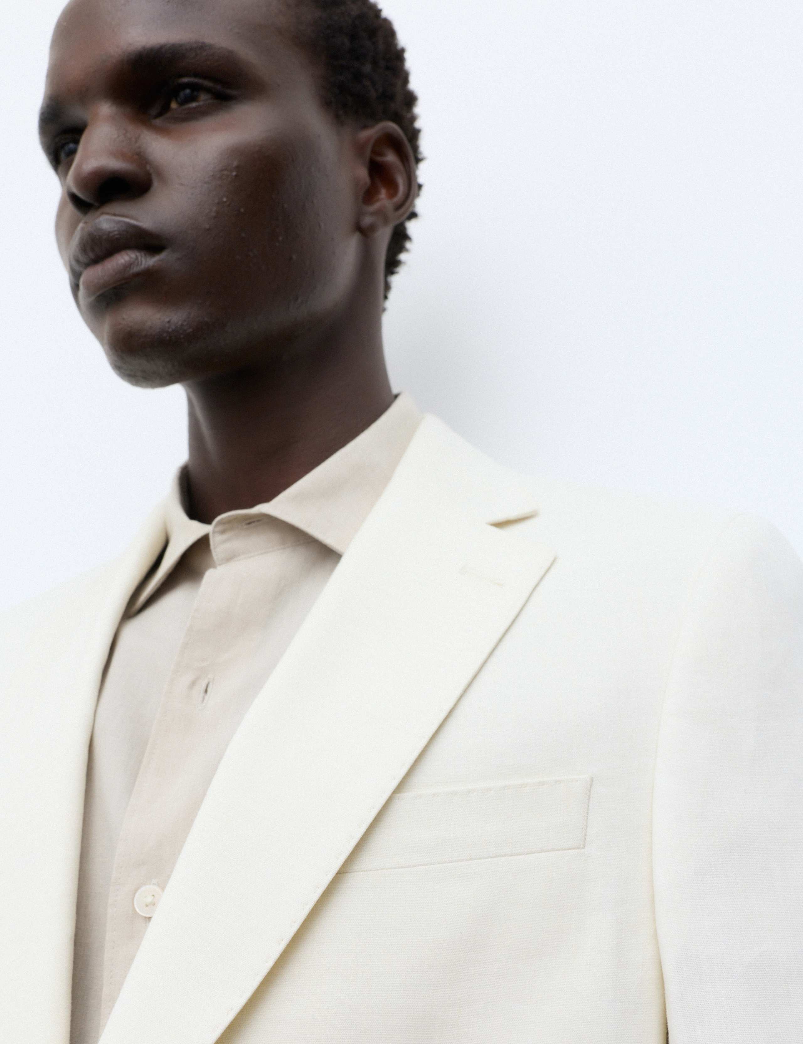 2 Piece Tailored Fit Italian Performance Linen Blend Suit 5 of 6