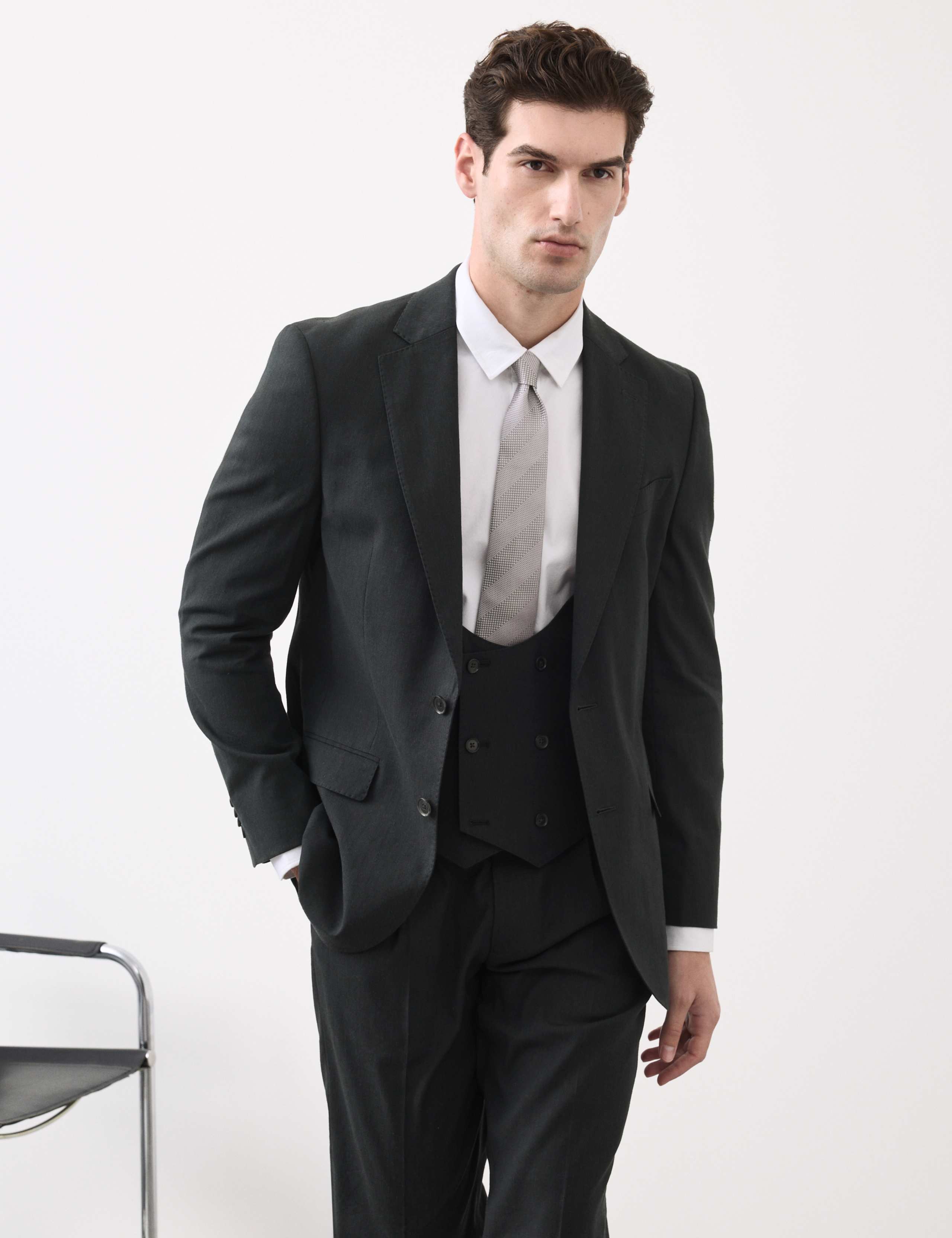 3 Piece Tailored Fit Italian Performance Linen Blend Suit 6 of 6