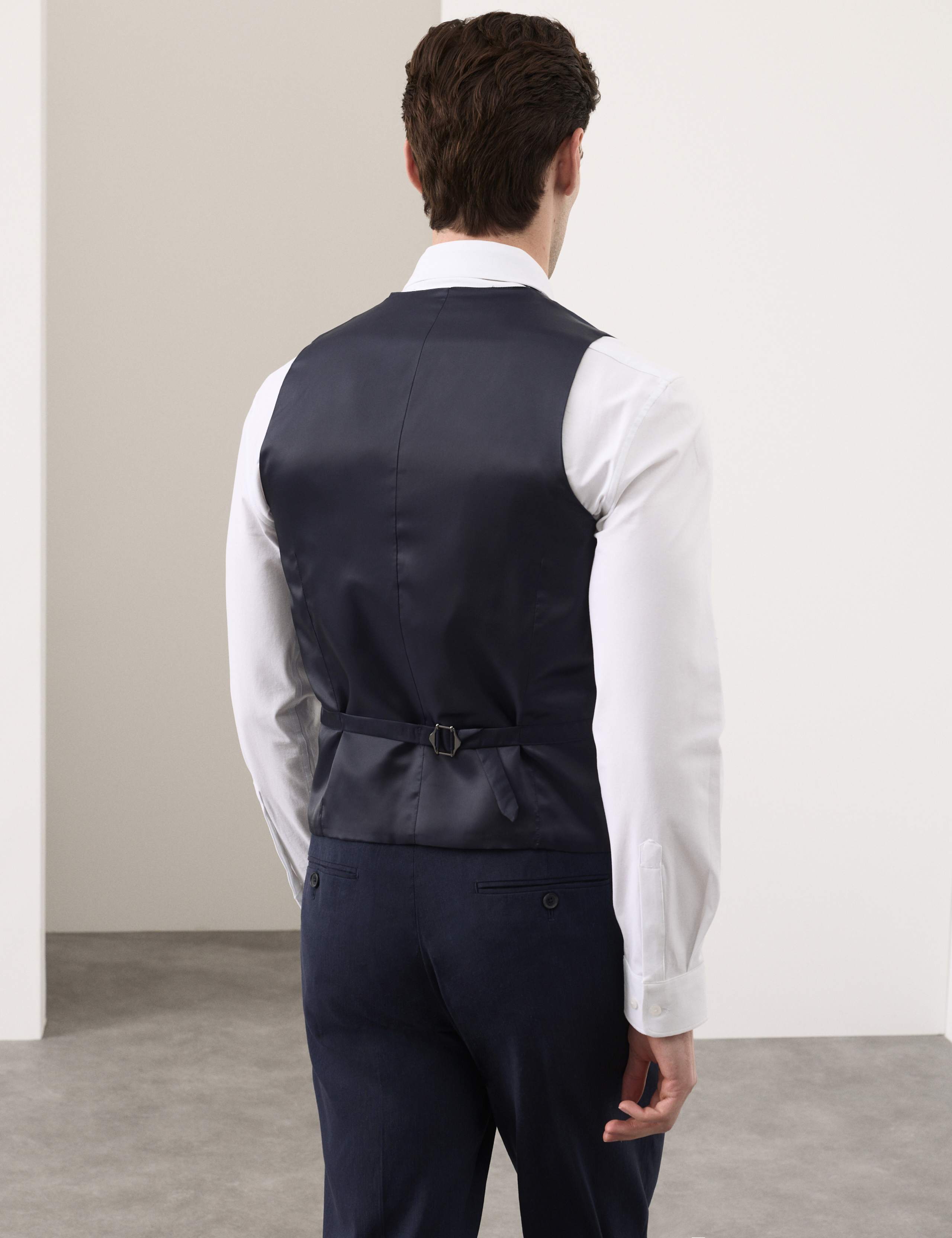 3 Piece Tailored Fit Italian Performance Linen Blend Suit 9 of 9
