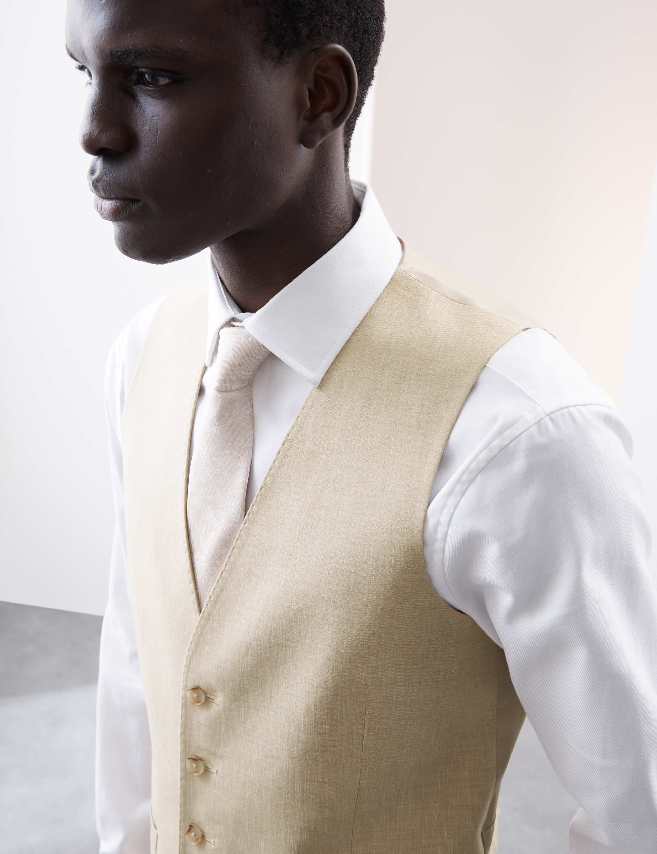 3 Piece Tailored Fit Italian Performance Linen Blend Suit 8 of 9