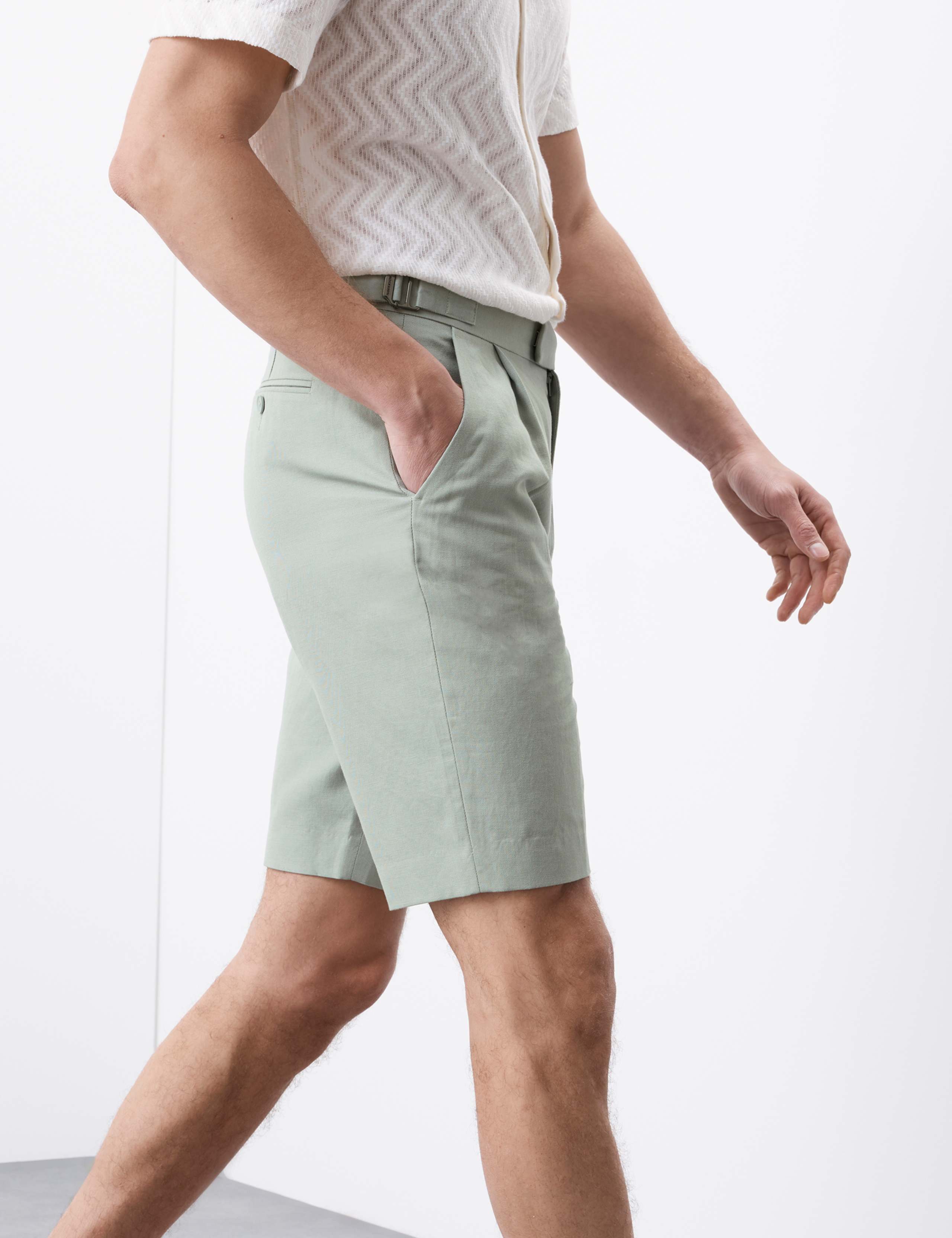 Cotton Linen Blend Single Pleat Shorts