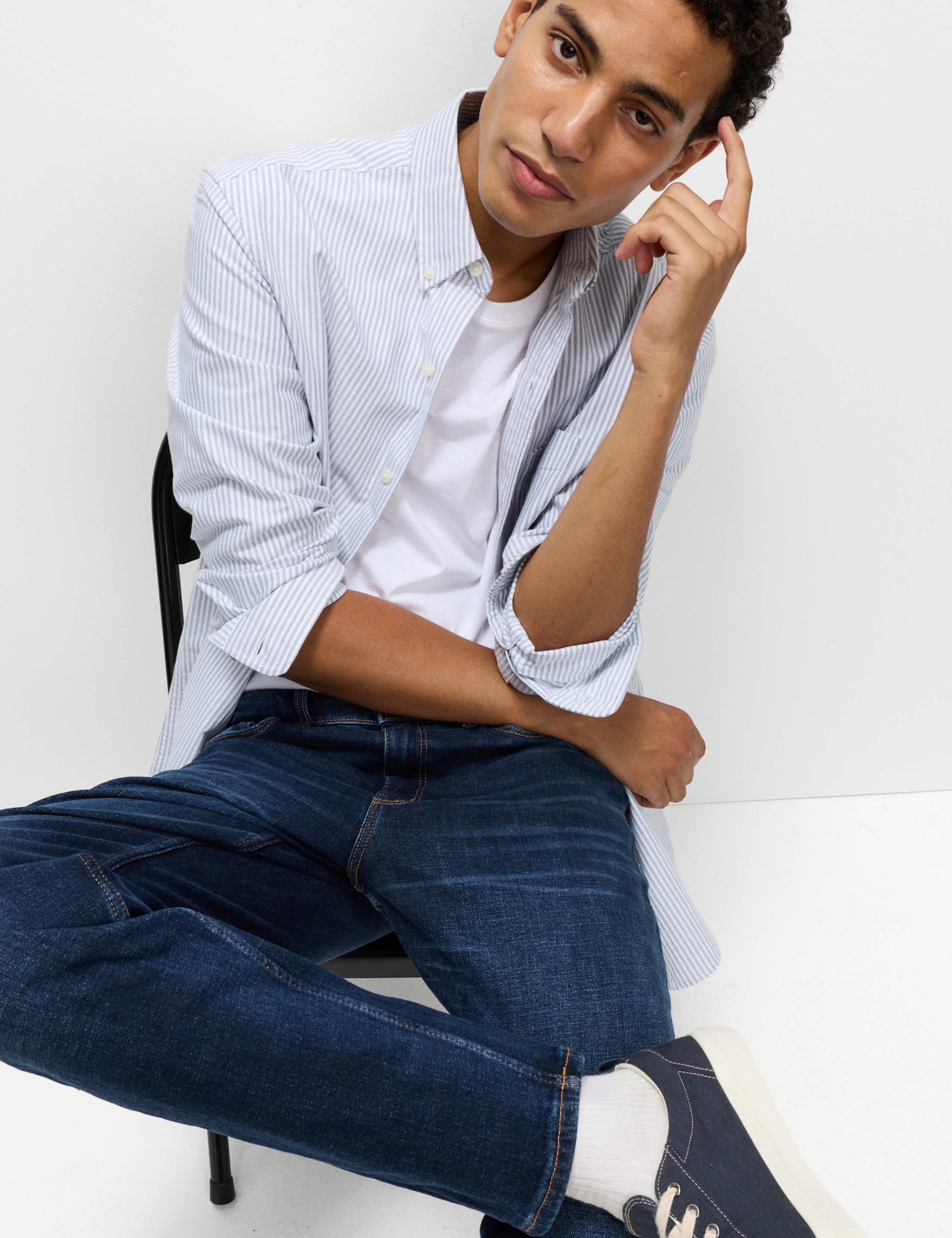 Tapered Fit Stretch Jeans