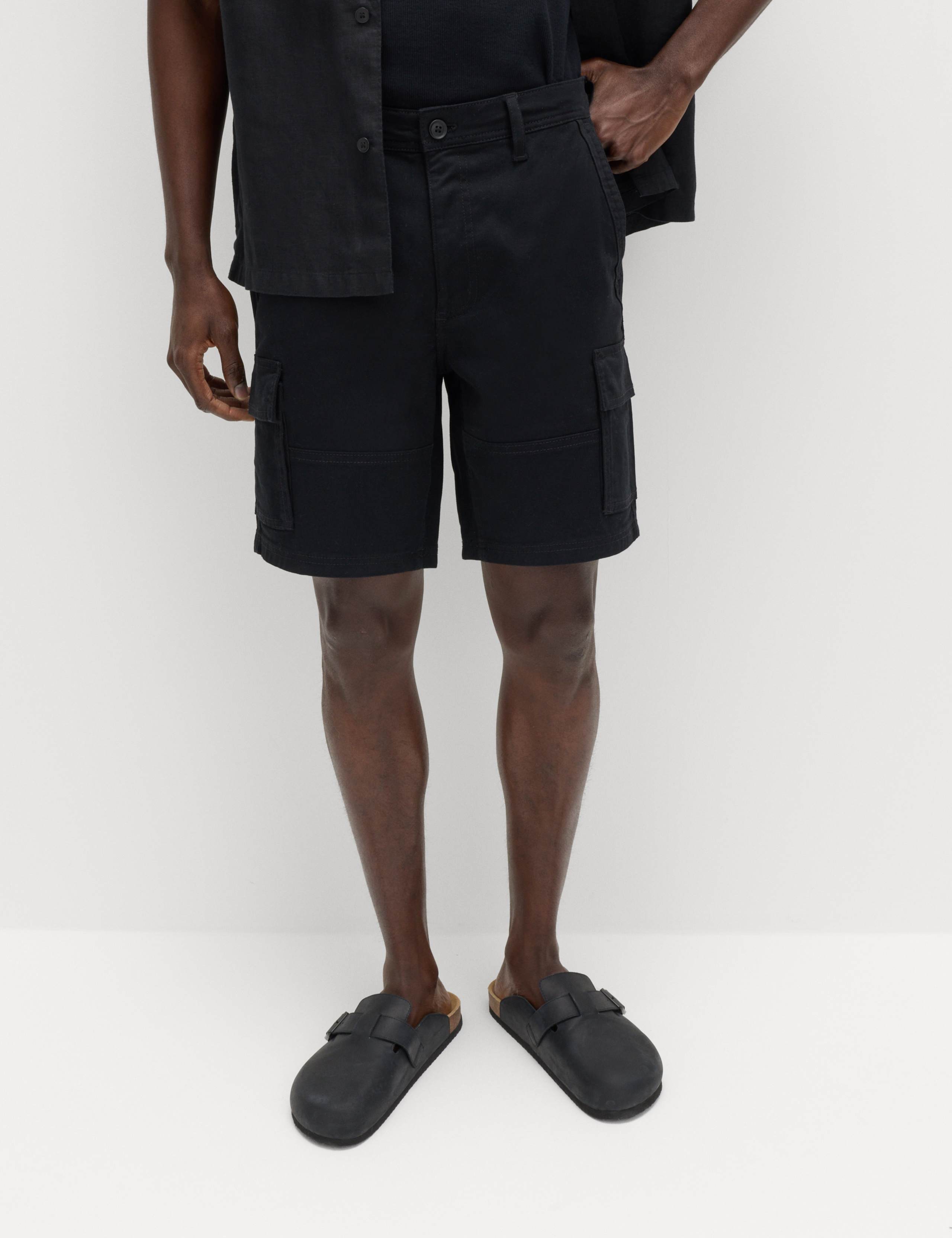 Straight Fit Stretch Cargo Shorts