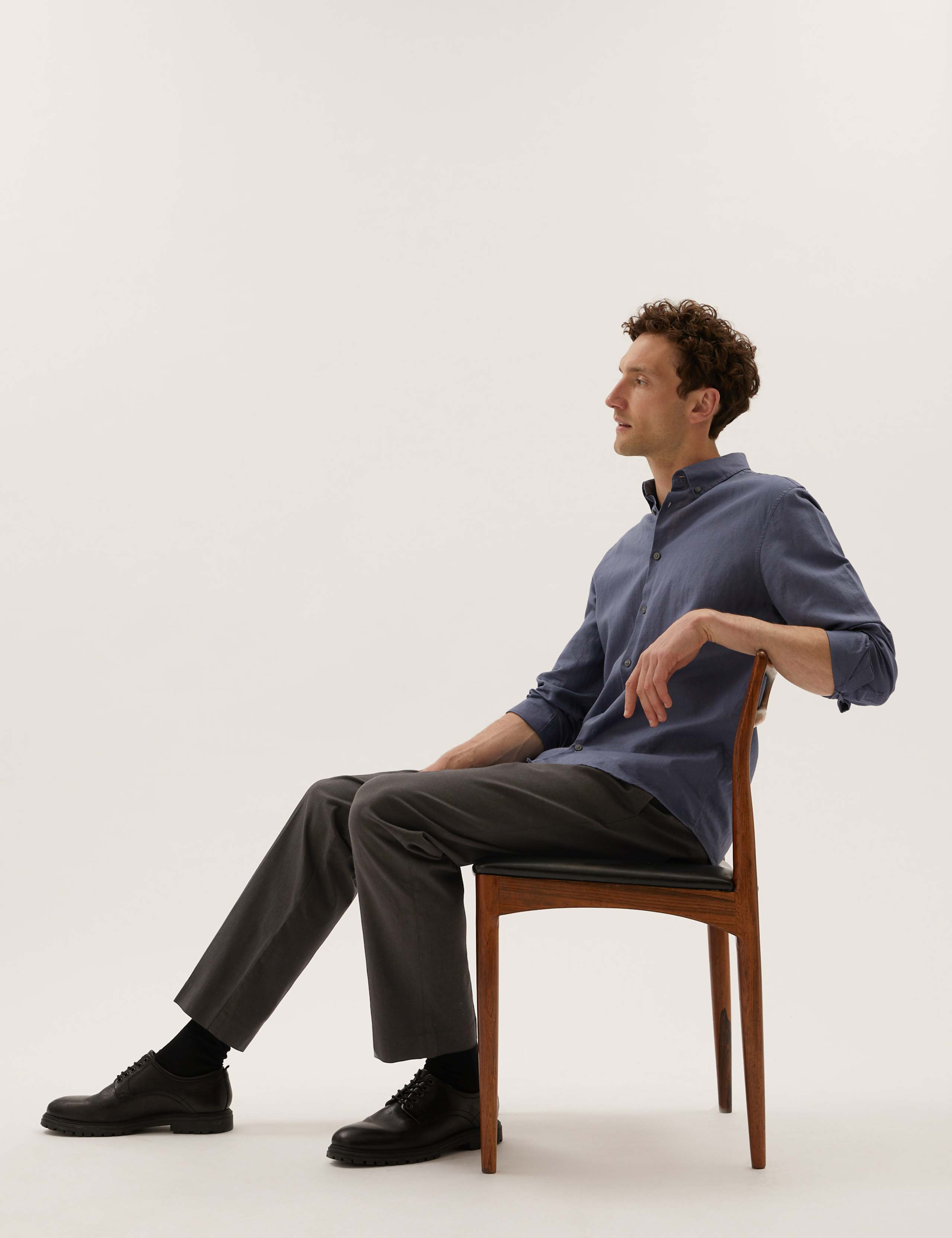 Regular Fit Textured Smart Chinos