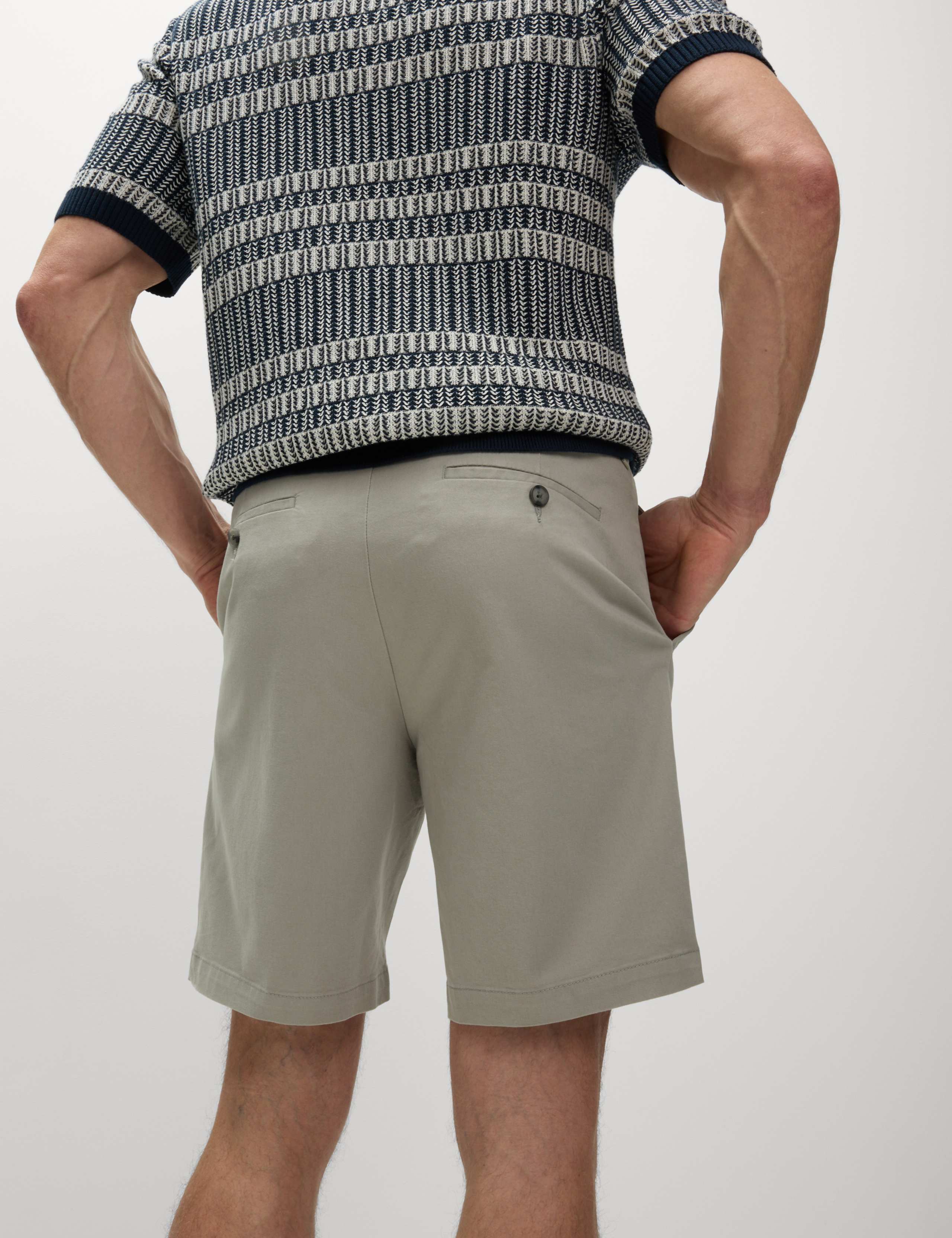 Single Pleat Stretch Chino Shorts