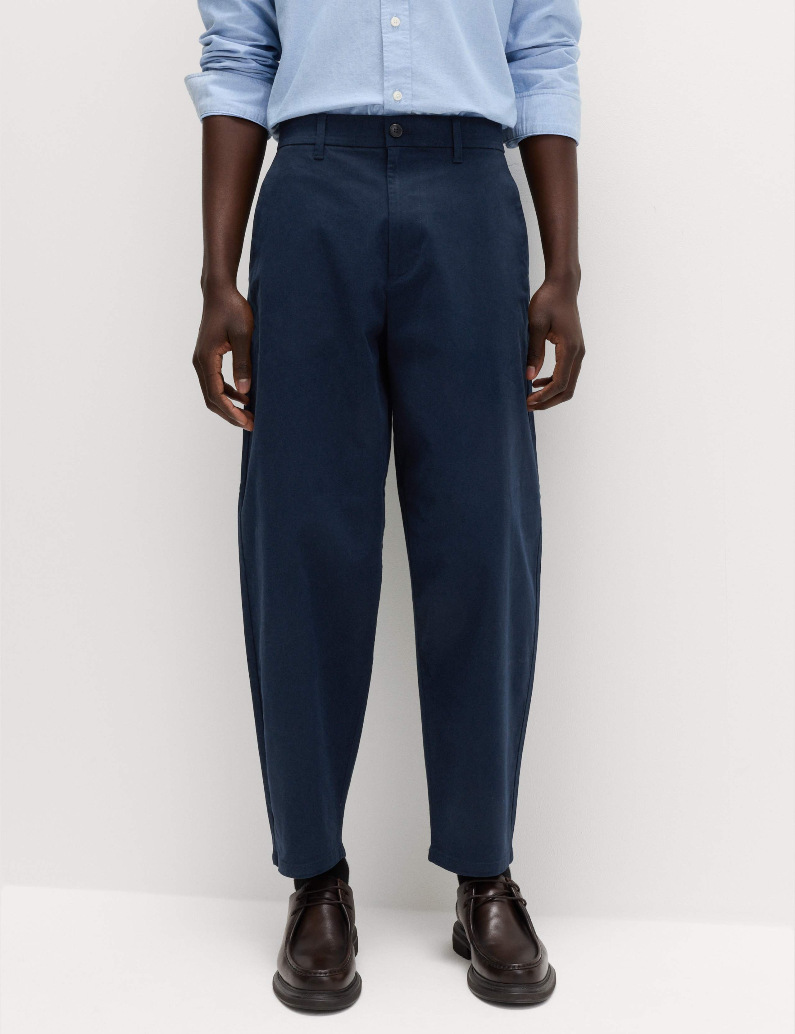 Barrel Fit Stretch Chinos