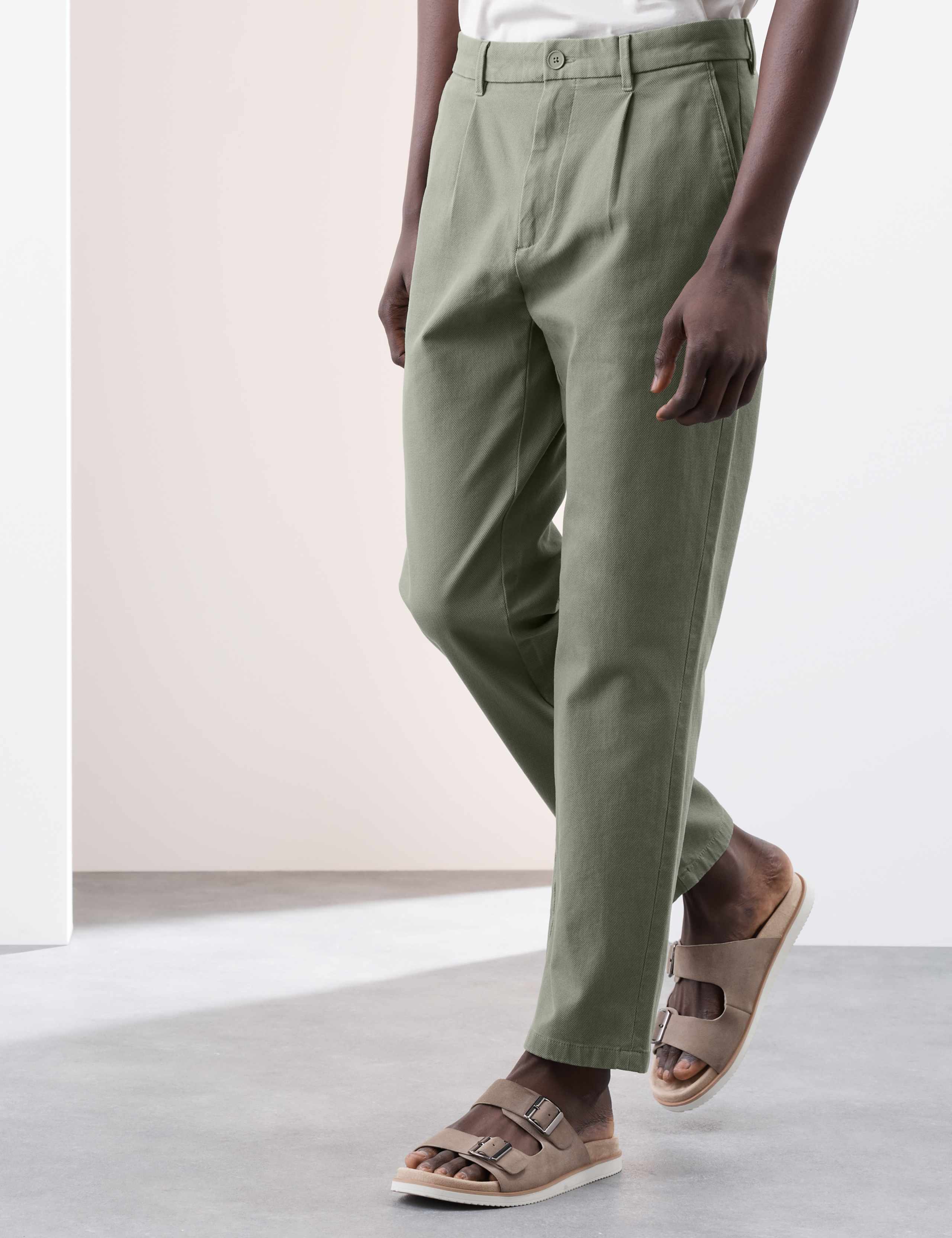 Regular Fit Textured Dobby Pleat Front Chinos