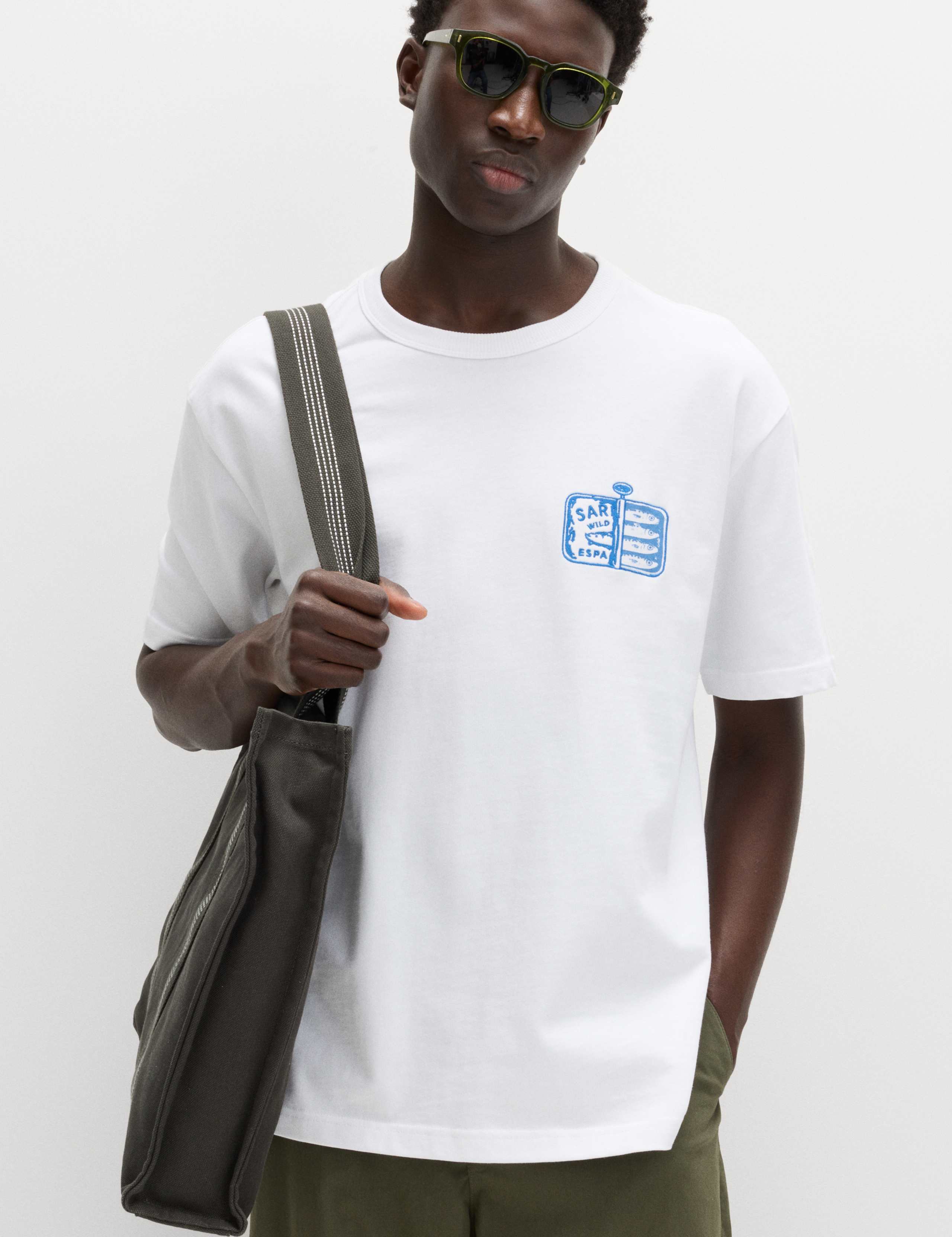 Pure Cotton Sardinas Espanolas Graphic T-Shirt