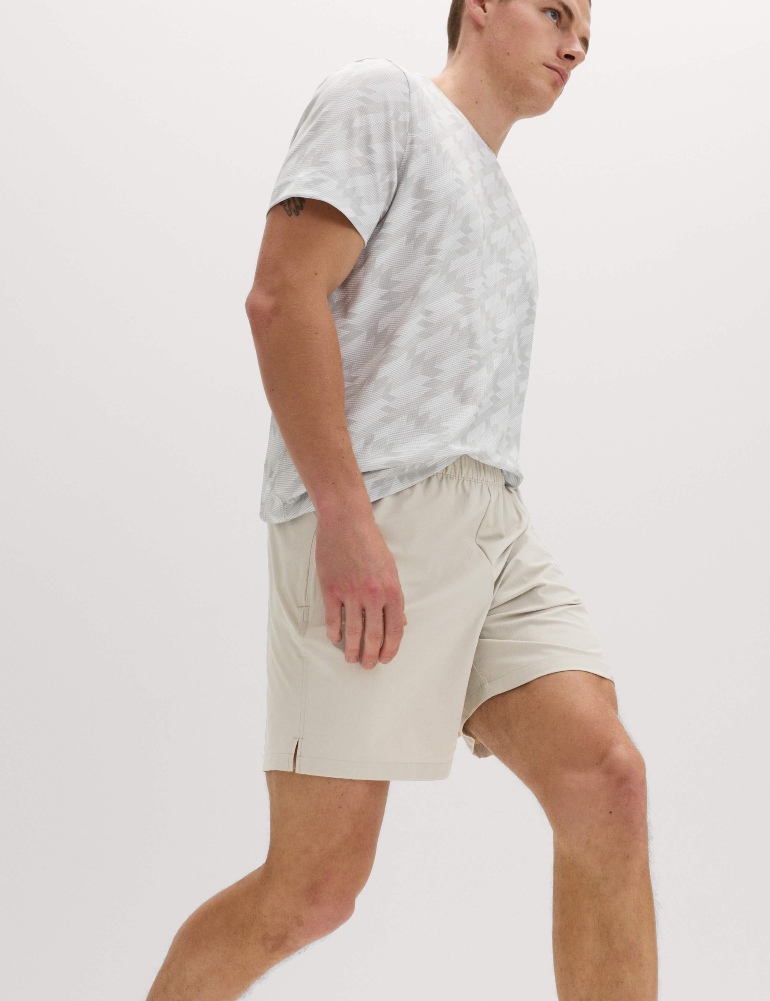 Regular Fit 7 Inch Stretch Sports Shorts