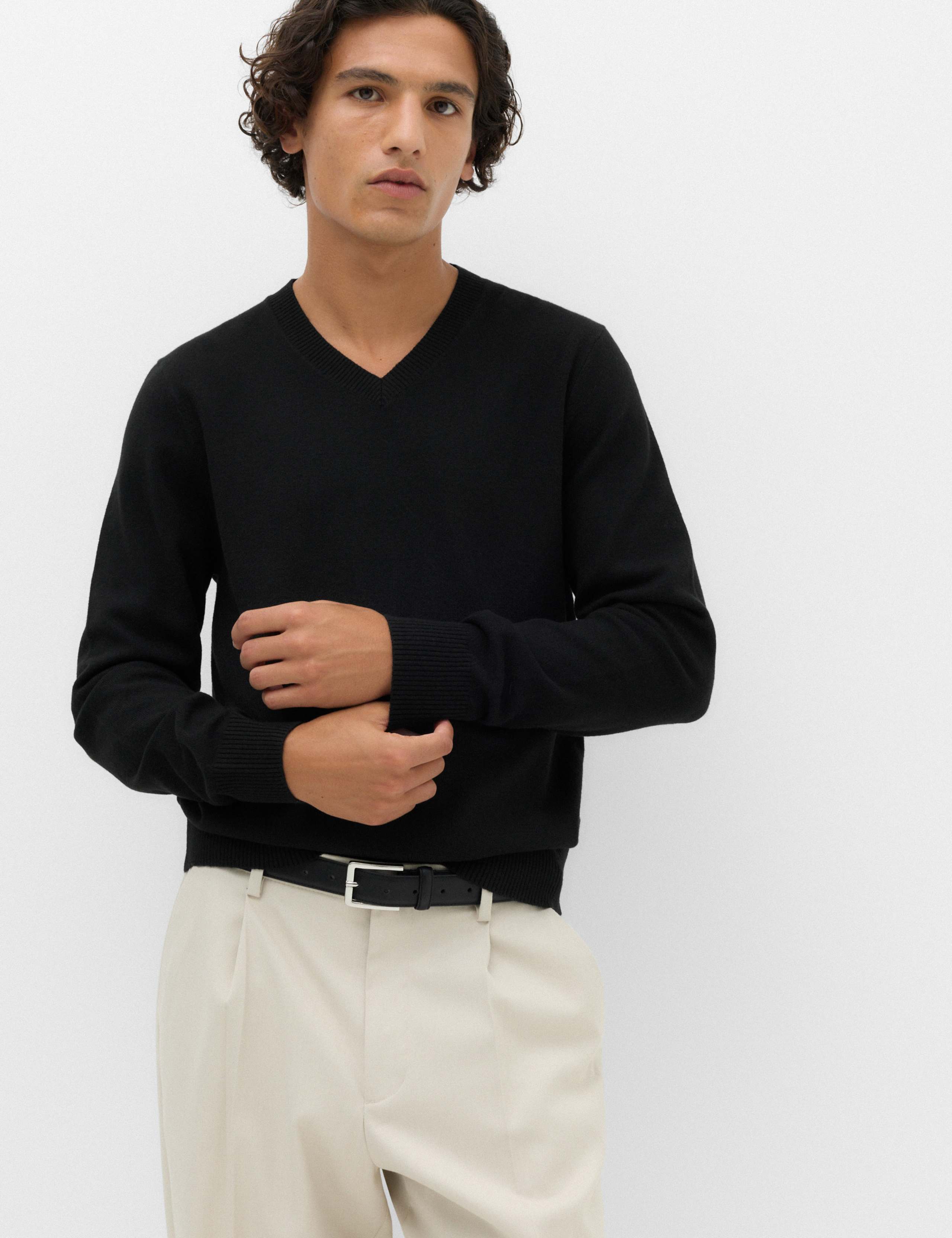 Air Yarn V Neck Jumper