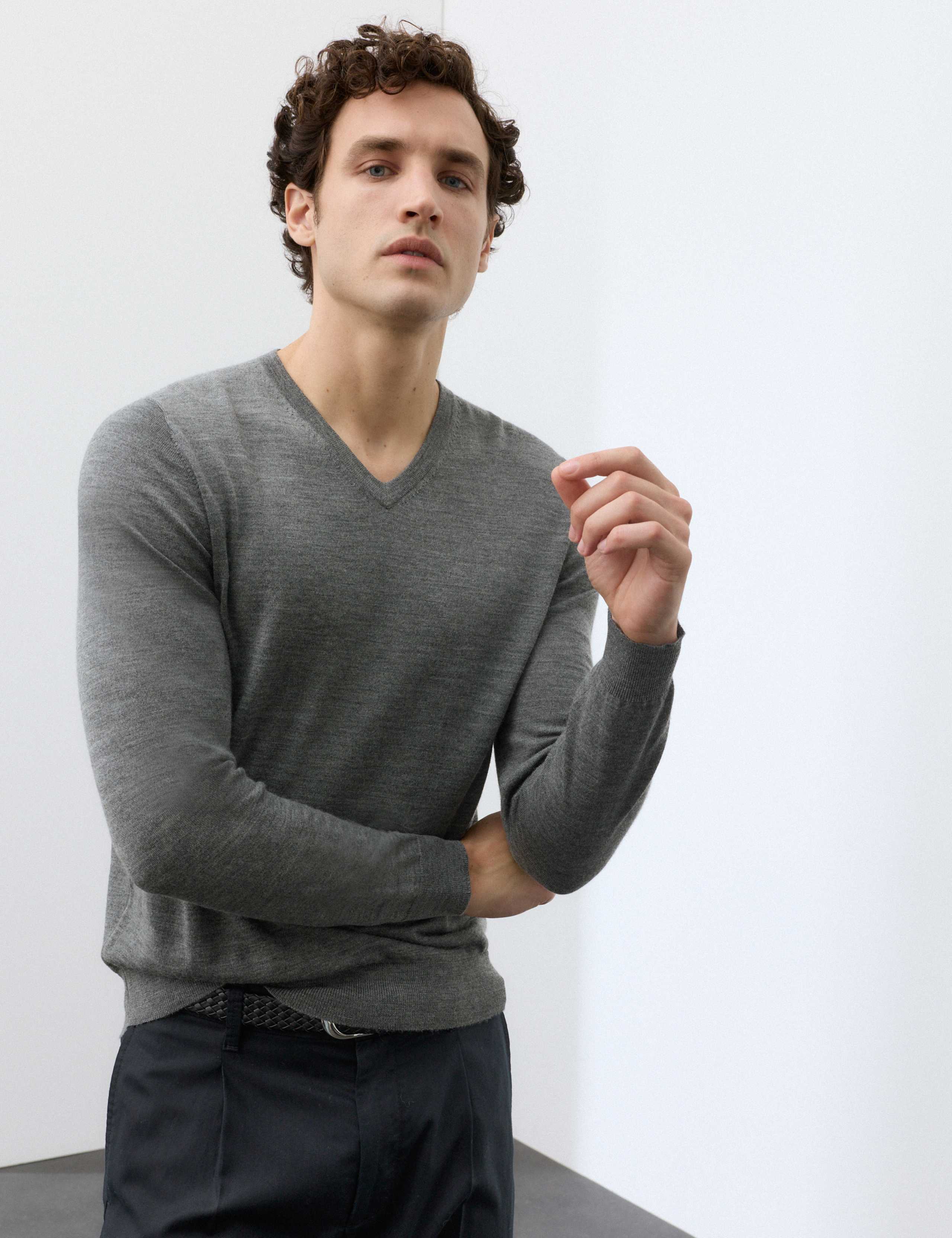 Pure Extra Fine Merino Wool V-Neck Jumper