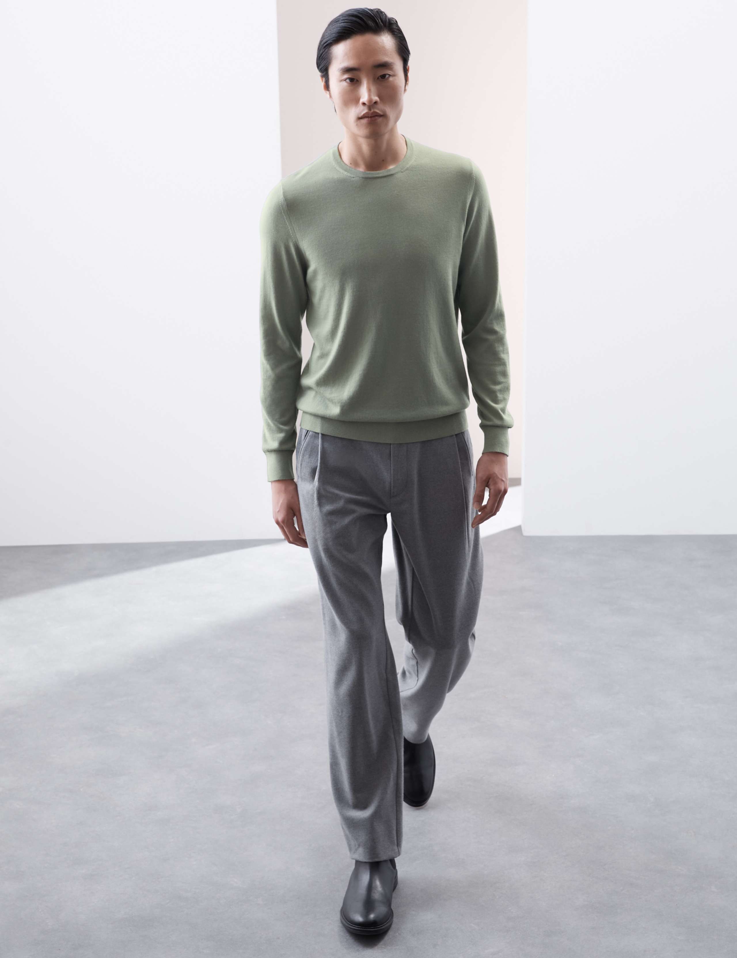 Pure Extra Fine Merino Wool Crew Neck Jumper