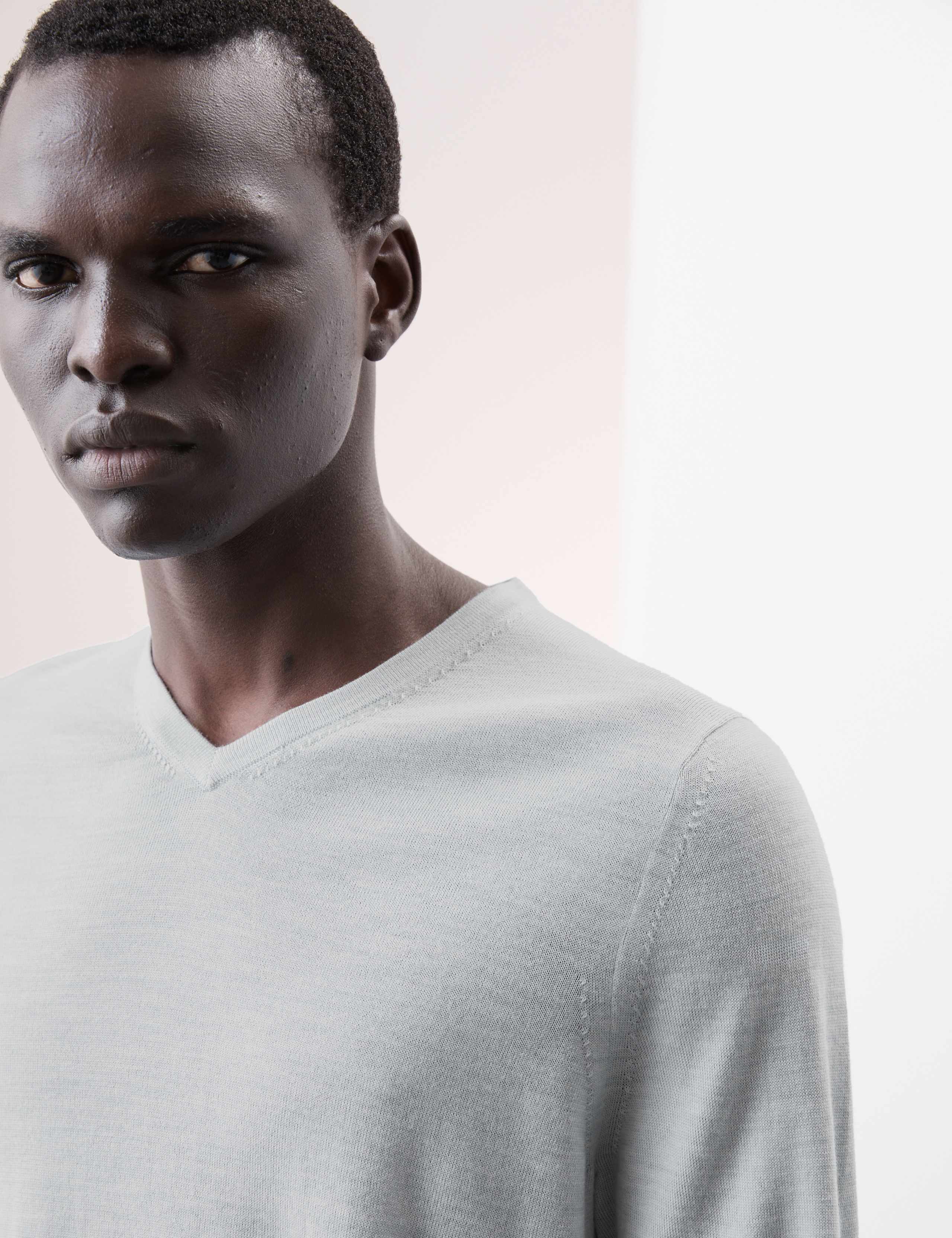 Pure Extra Fine Merino Wool V-Neck Jumper