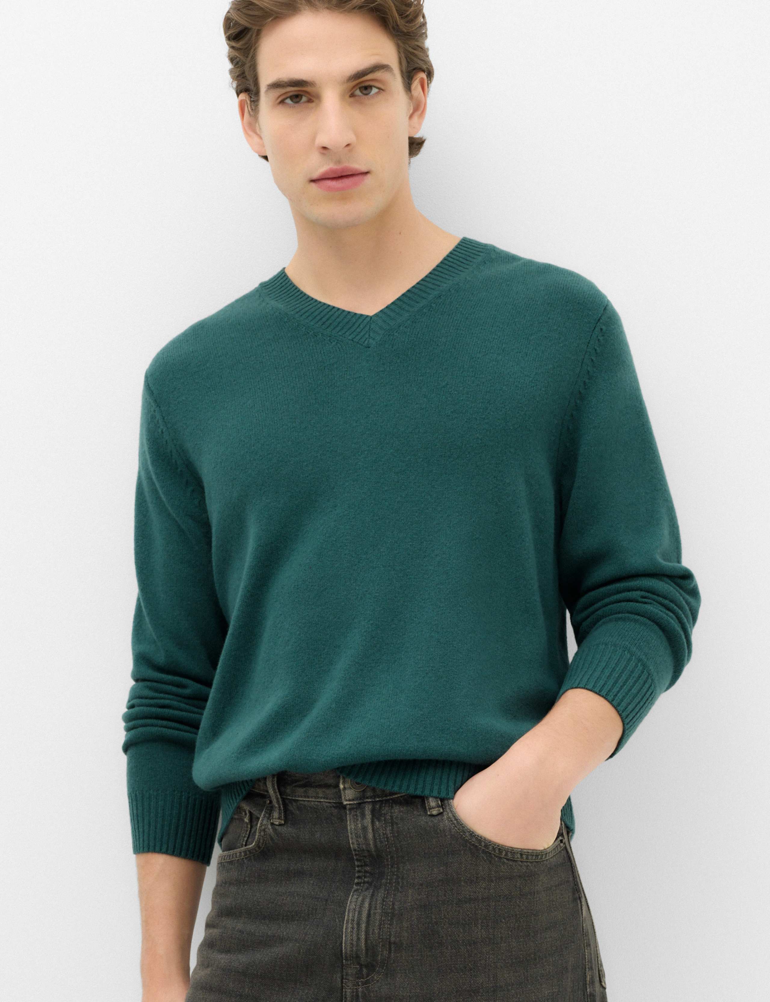 Pure Lambswool V-Neck Jumper